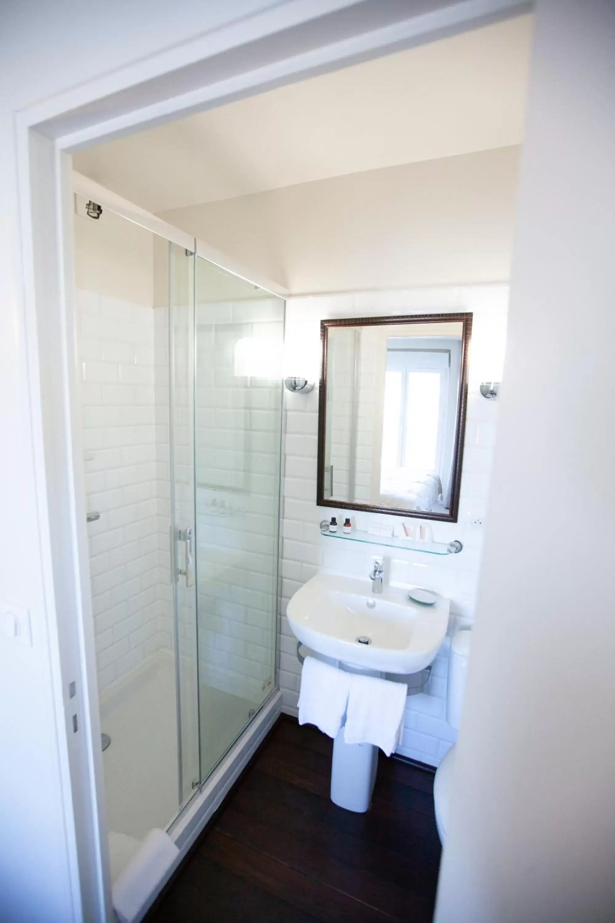 Bathroom in Hôtel des Isles