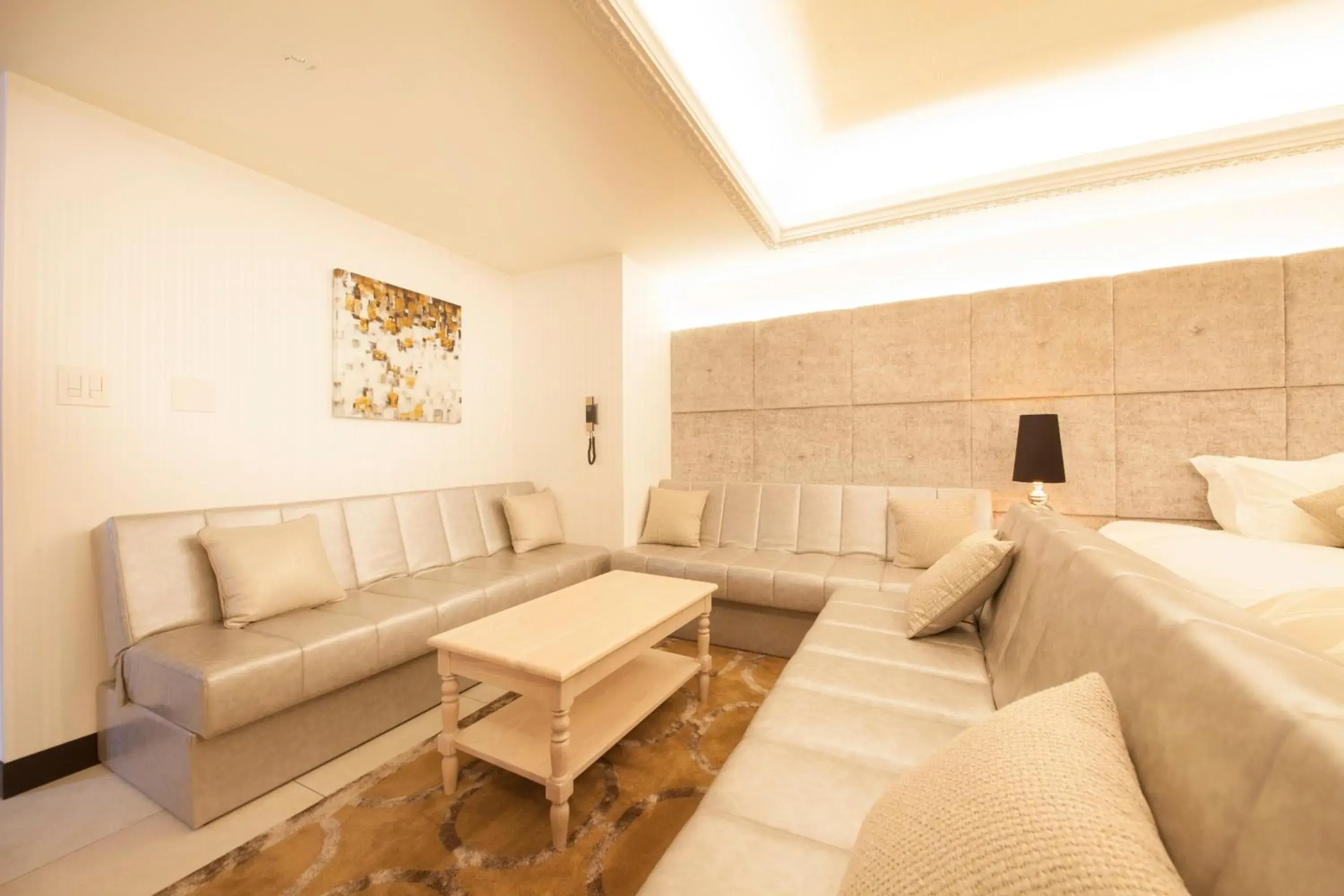 Photo of the whole room, Bed in The Centurion Classic Akasaka Photo of the whole room, Bed in The Centurion Classic Akasaka