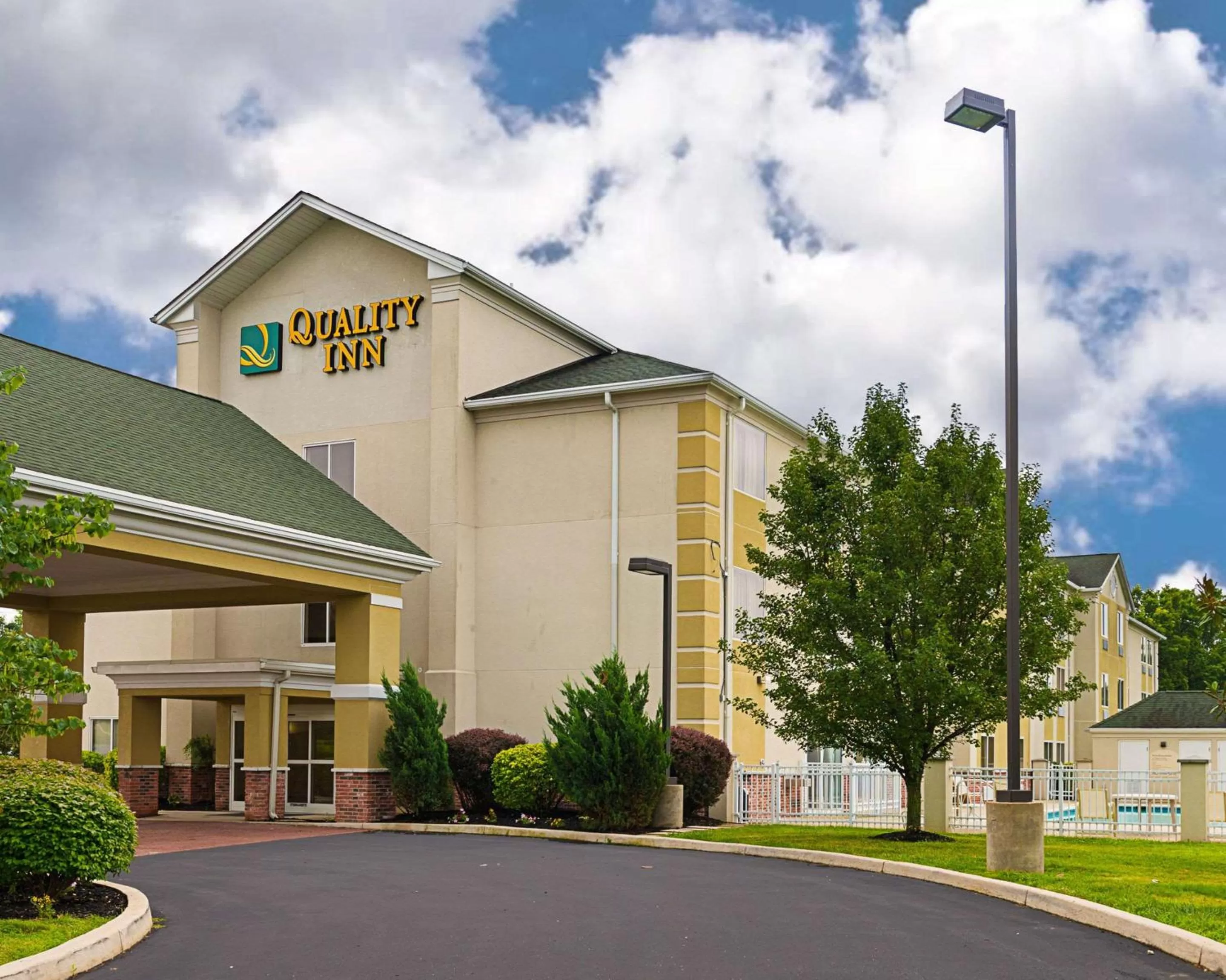 Property building in Quality Inn Spring Mills - Martinsburg North