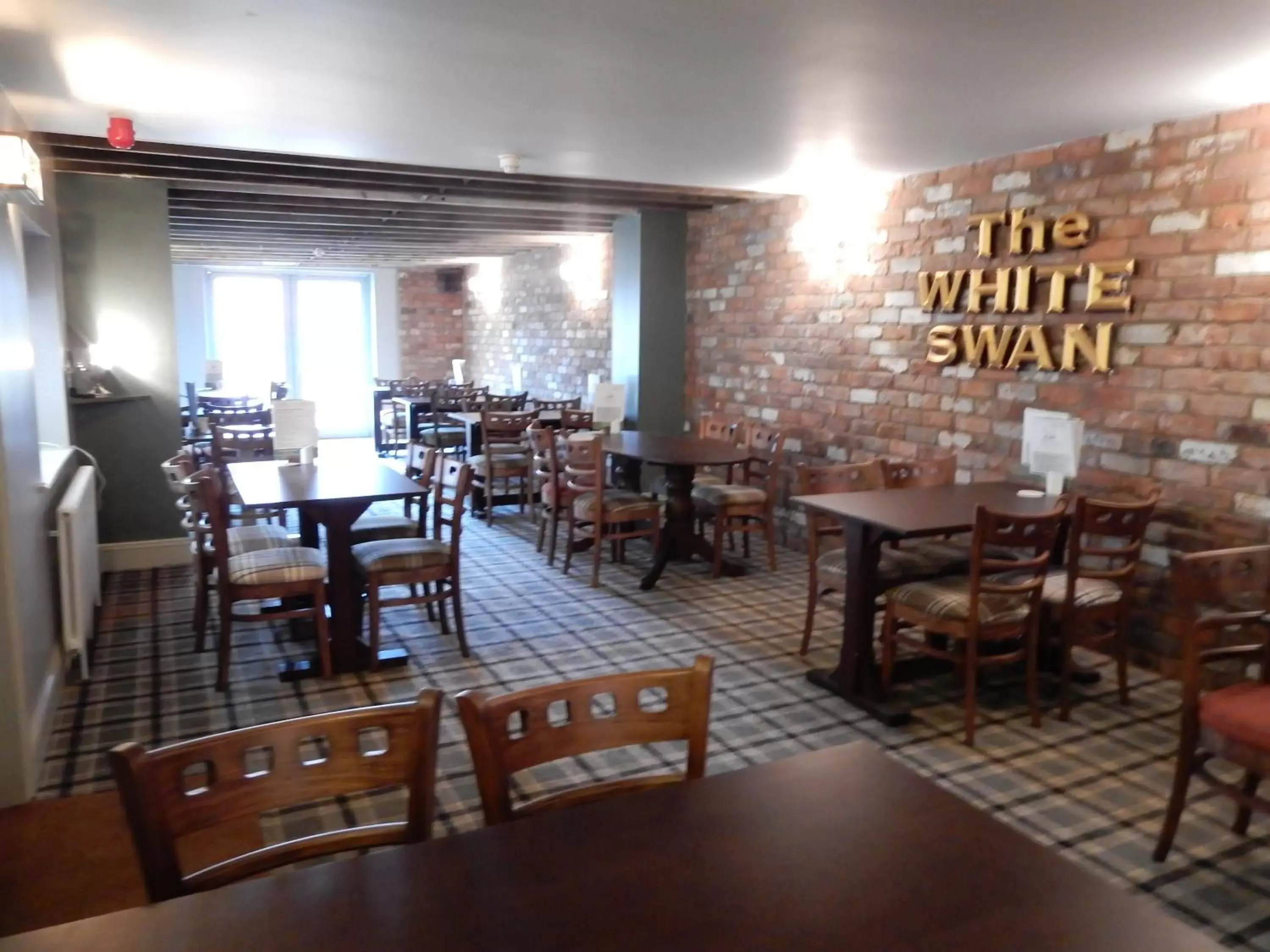 Restaurant/Places to Eat in The White Swan