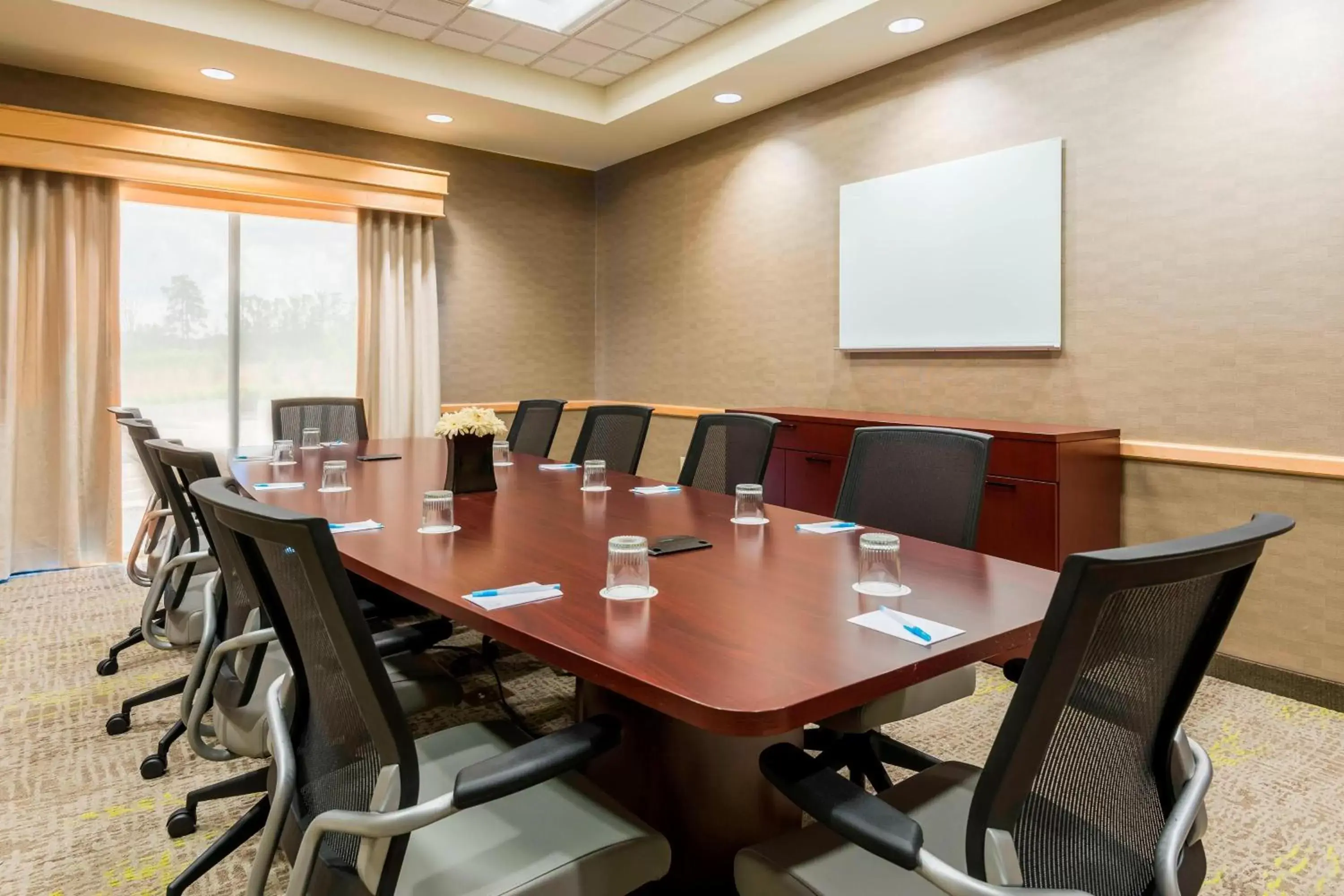 Meeting/conference room in SpringHill Suites Richmond Northwest
