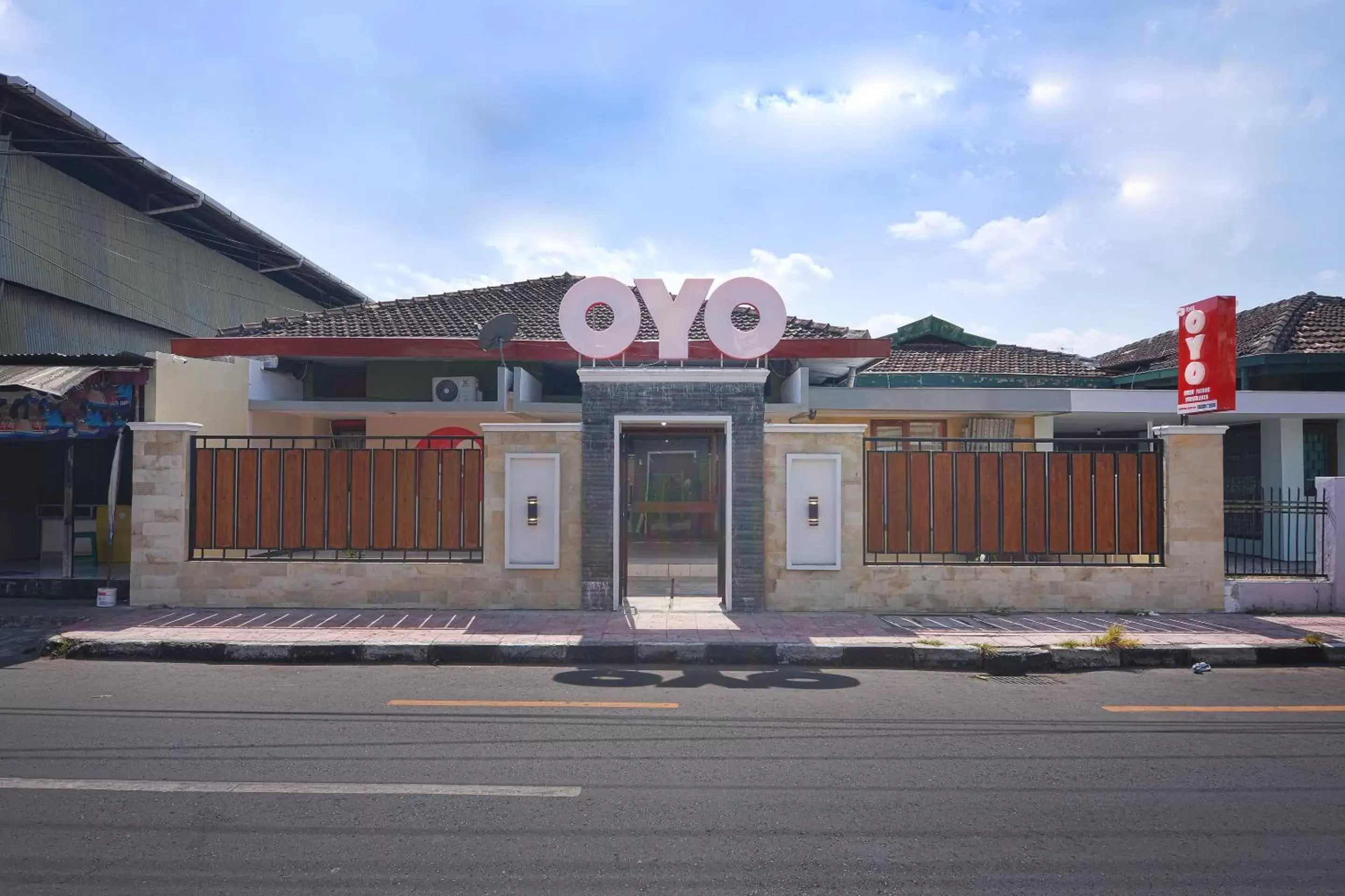 Facade/entrance, Property Building in OYO 1046 Omah Pathok