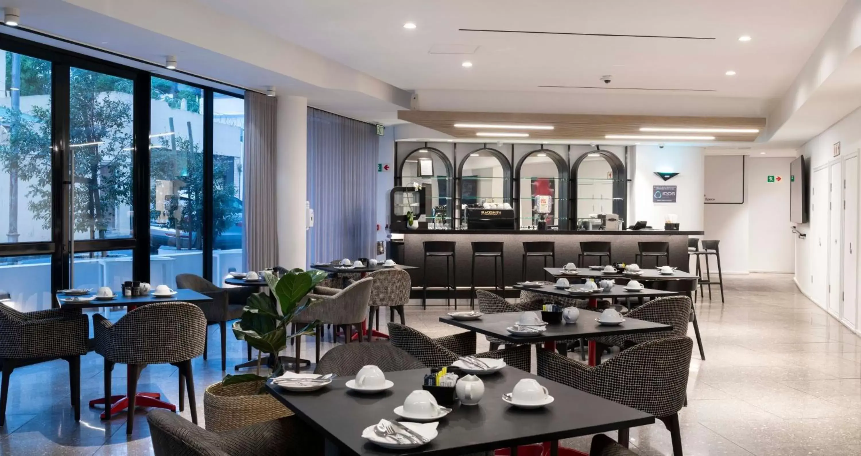 Restaurant/Places to Eat in ANEW Hotel Green Point Cape Town