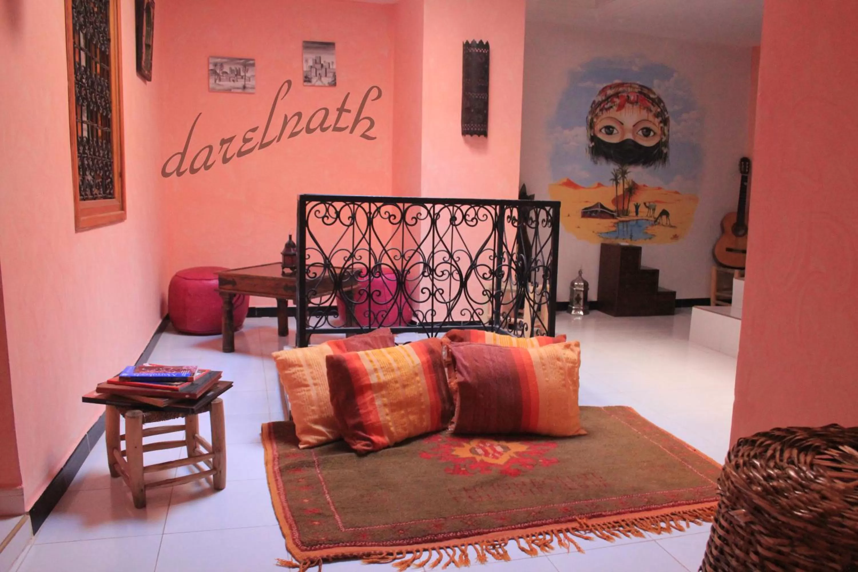 Living room, Bed in Maison d'hôtes Dar El Nath