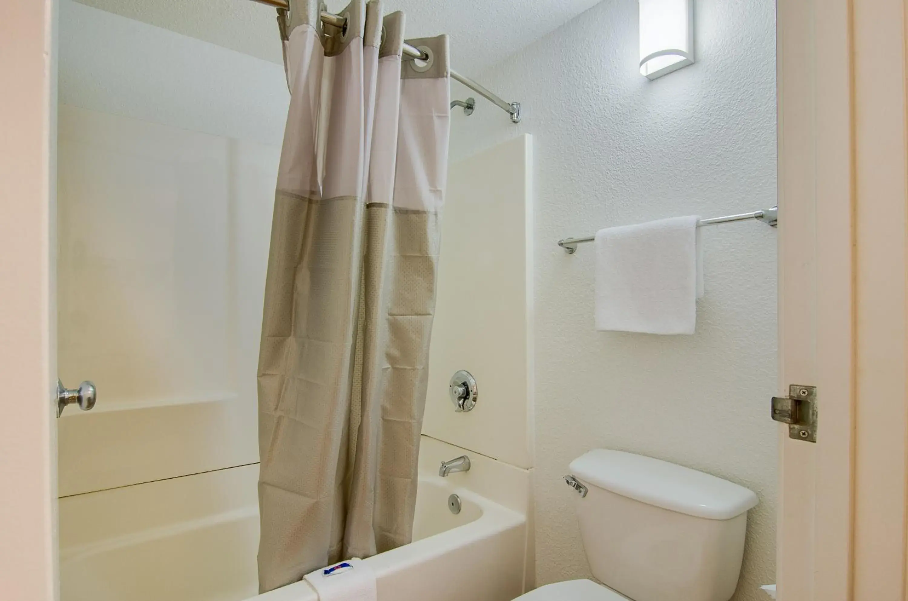 Bathroom in Motel 6-Tacoma, WA - South