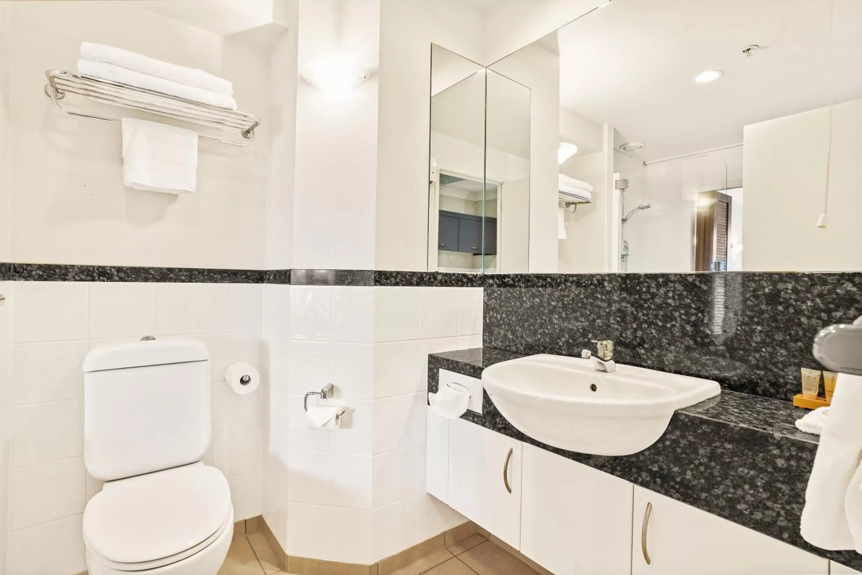 Toilet, Bathroom in Parkside Hotel & Apartments