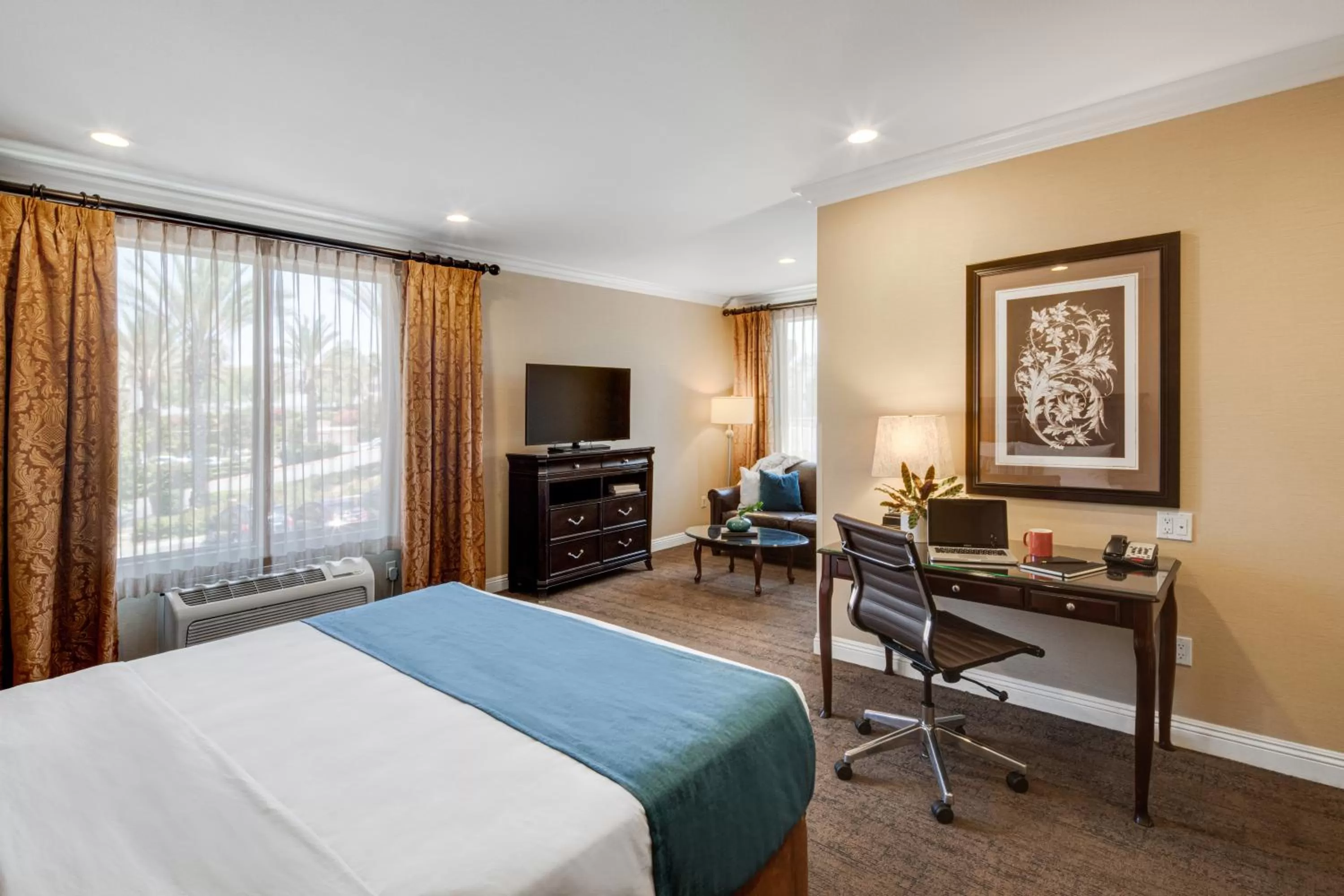 Bed in Ayres Hotel & Spa Moreno Valley/Riverside