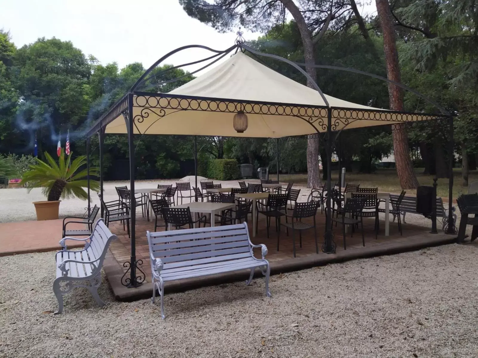 Restaurant/Places to Eat in Villa Raffaello Park Hotel