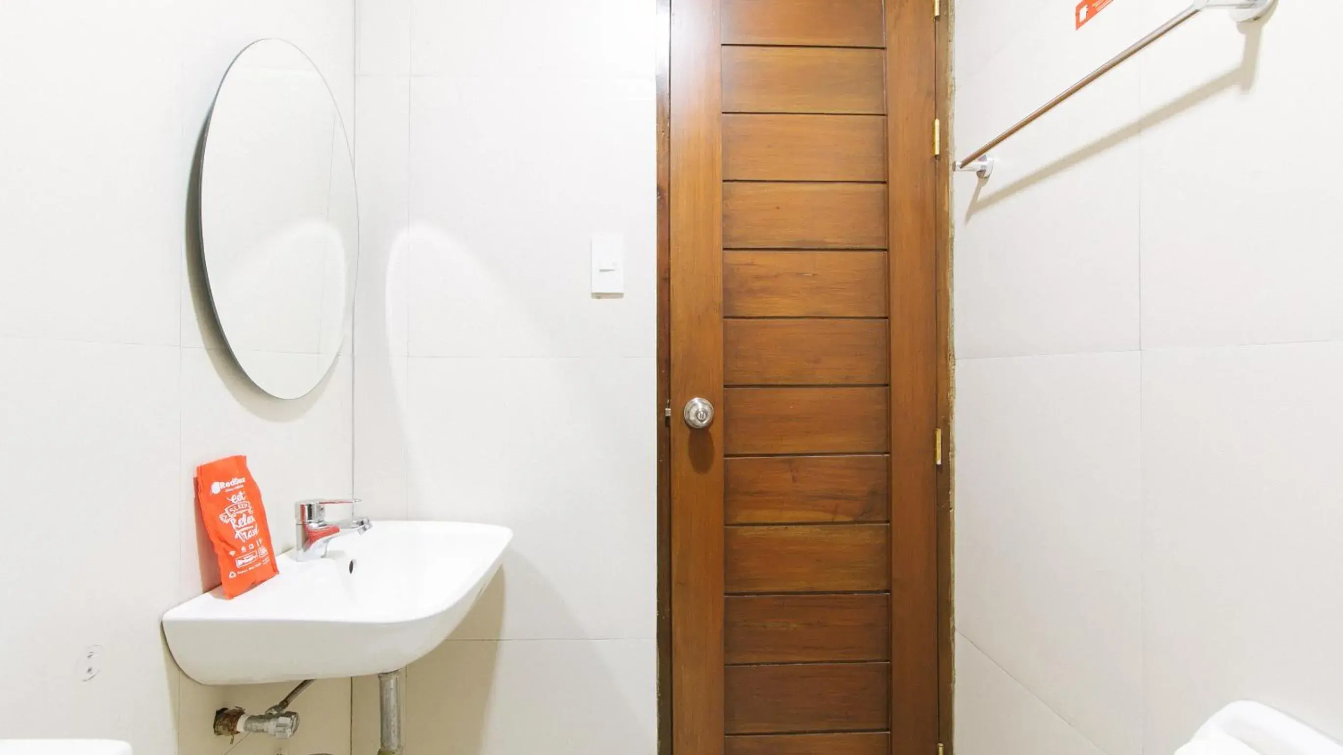 Bathroom in RedDoorz near Fernwoods Garden Quezon City