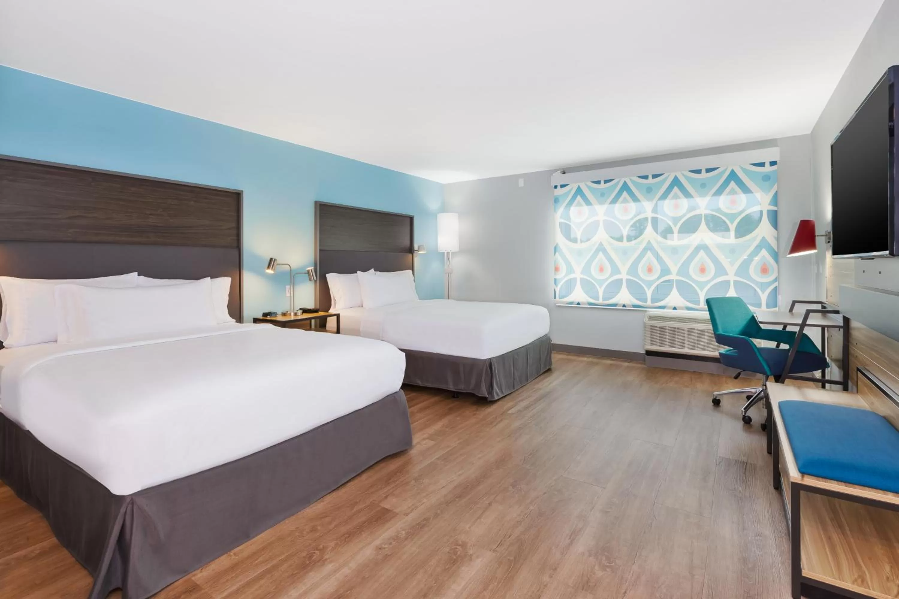 Bed in Tru By Hilton Comstock Park Grand Rapids, MI