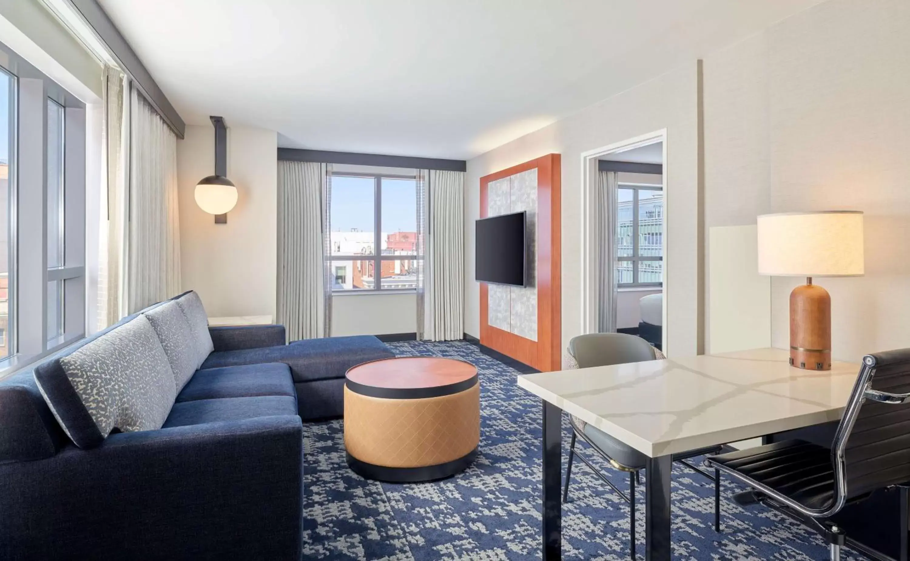 Bedroom, Seating Area in Embassy Suites by Hilton Washington DC Convention Center