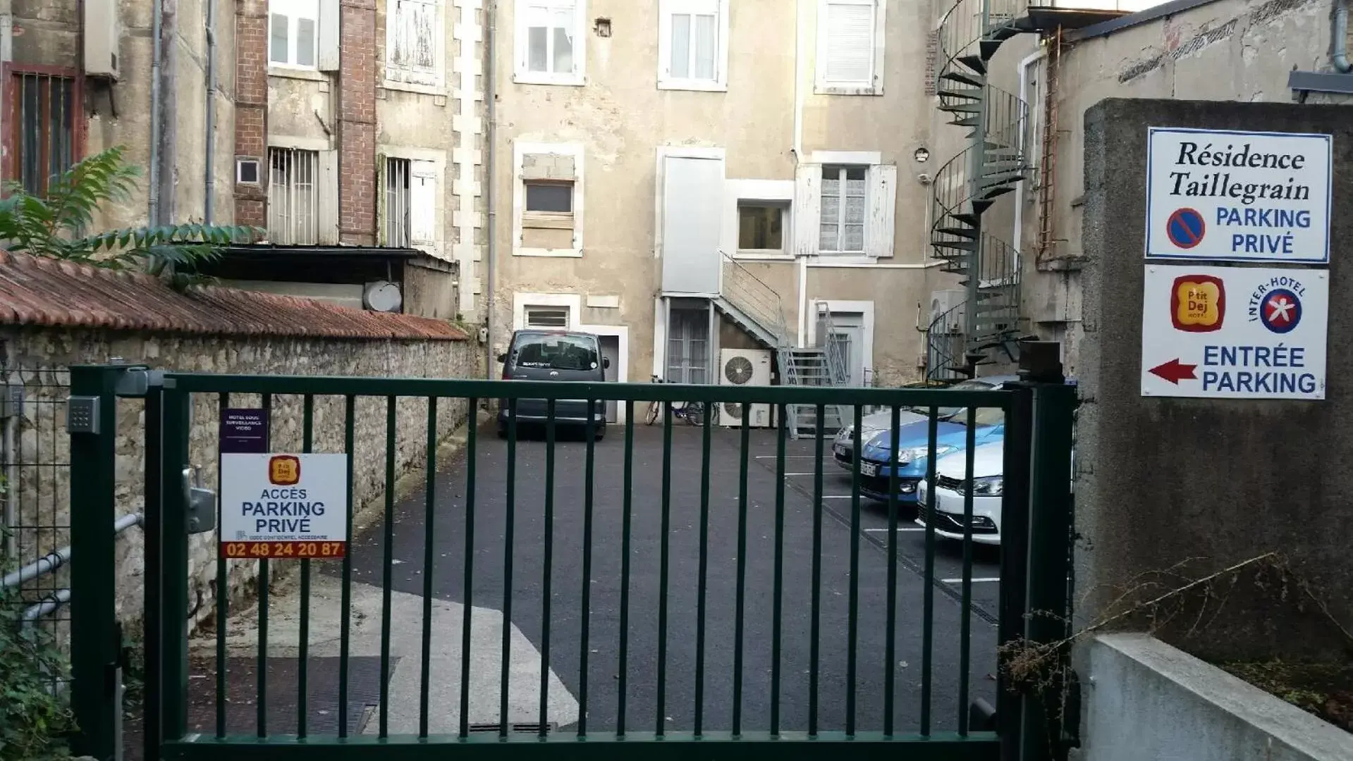 Area and facilities in The Originals Access, Hôtel Bourges Gare