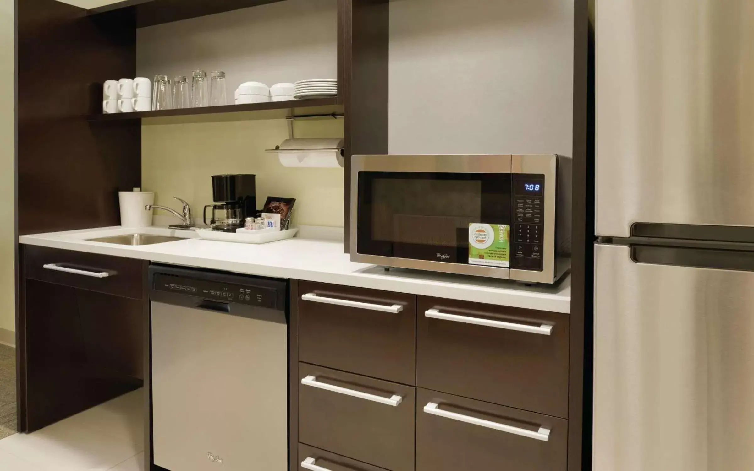 Kitchen or kitchenette, Kitchen/Kitchenette in Home2 Suites By Hilton La Crosse