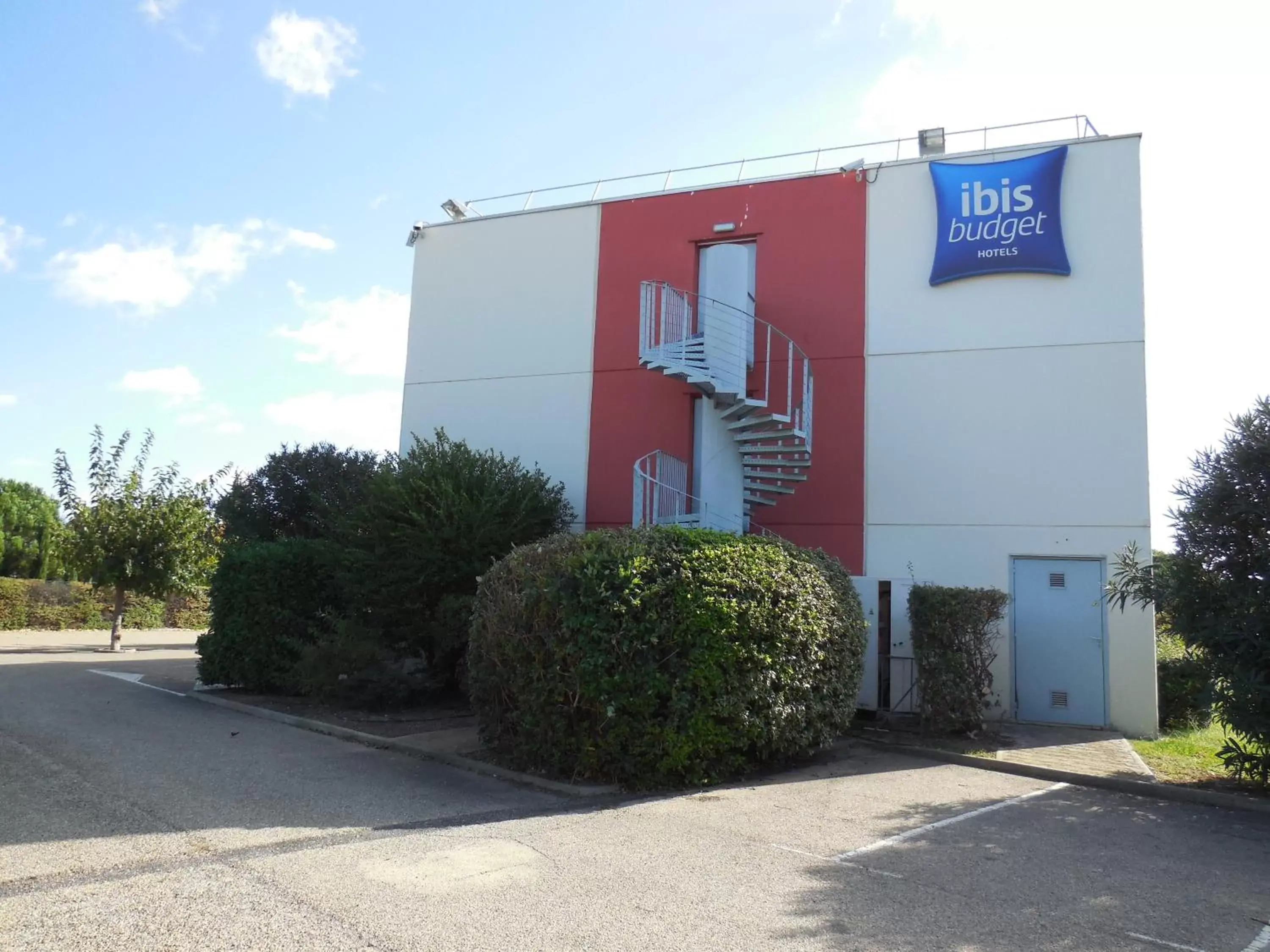 Facade/entrance, Property Building in ibis budget Nimes Caissargues