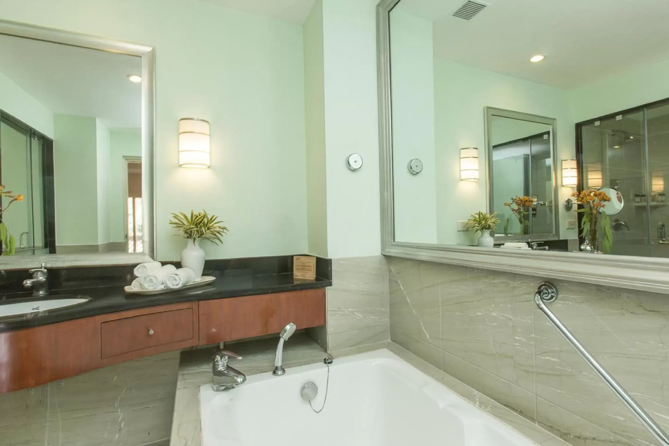 Bathroom in Vivanta Aurangabad, Maharashtra