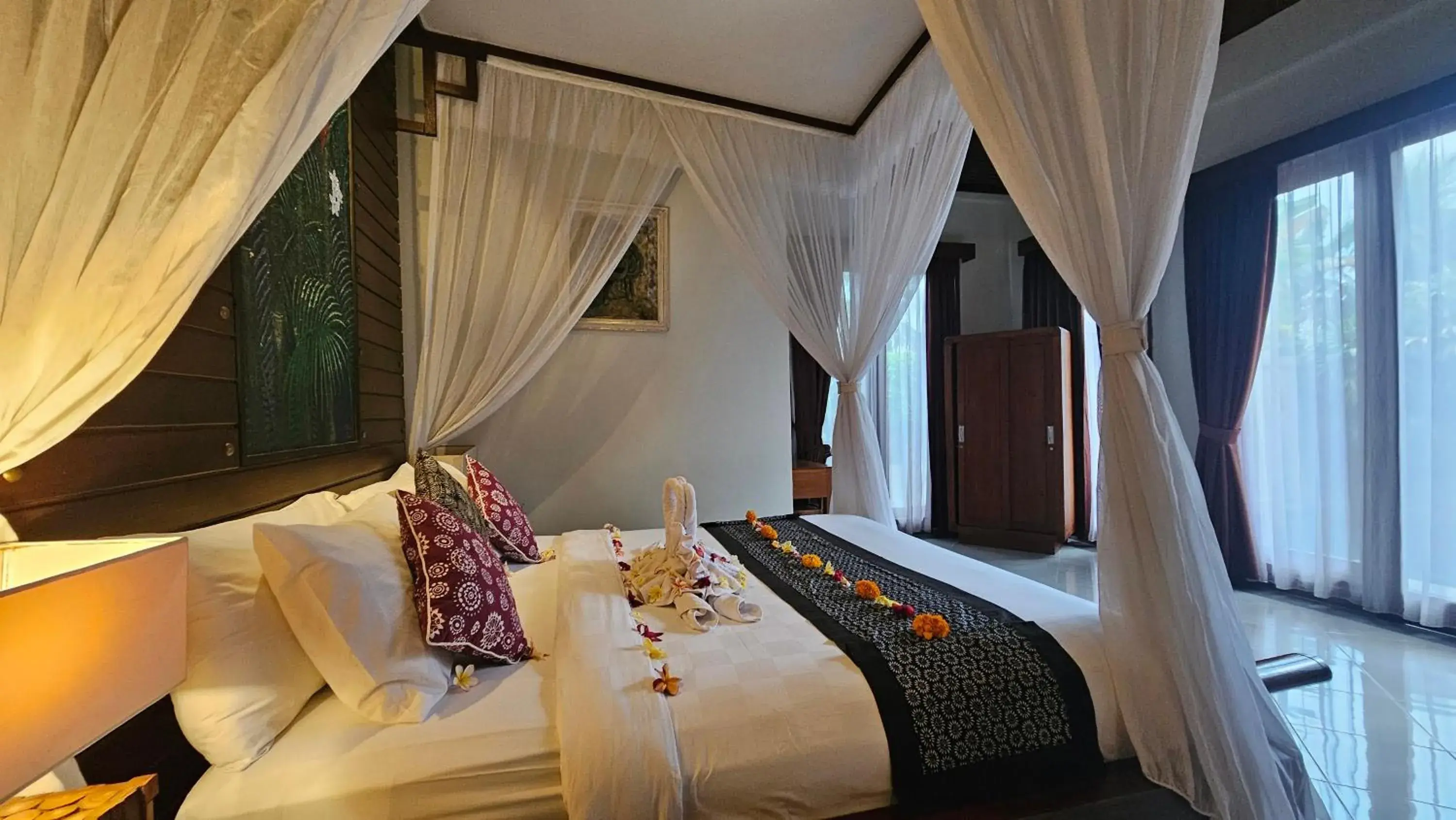 Bed in Ubud Paradise Villa