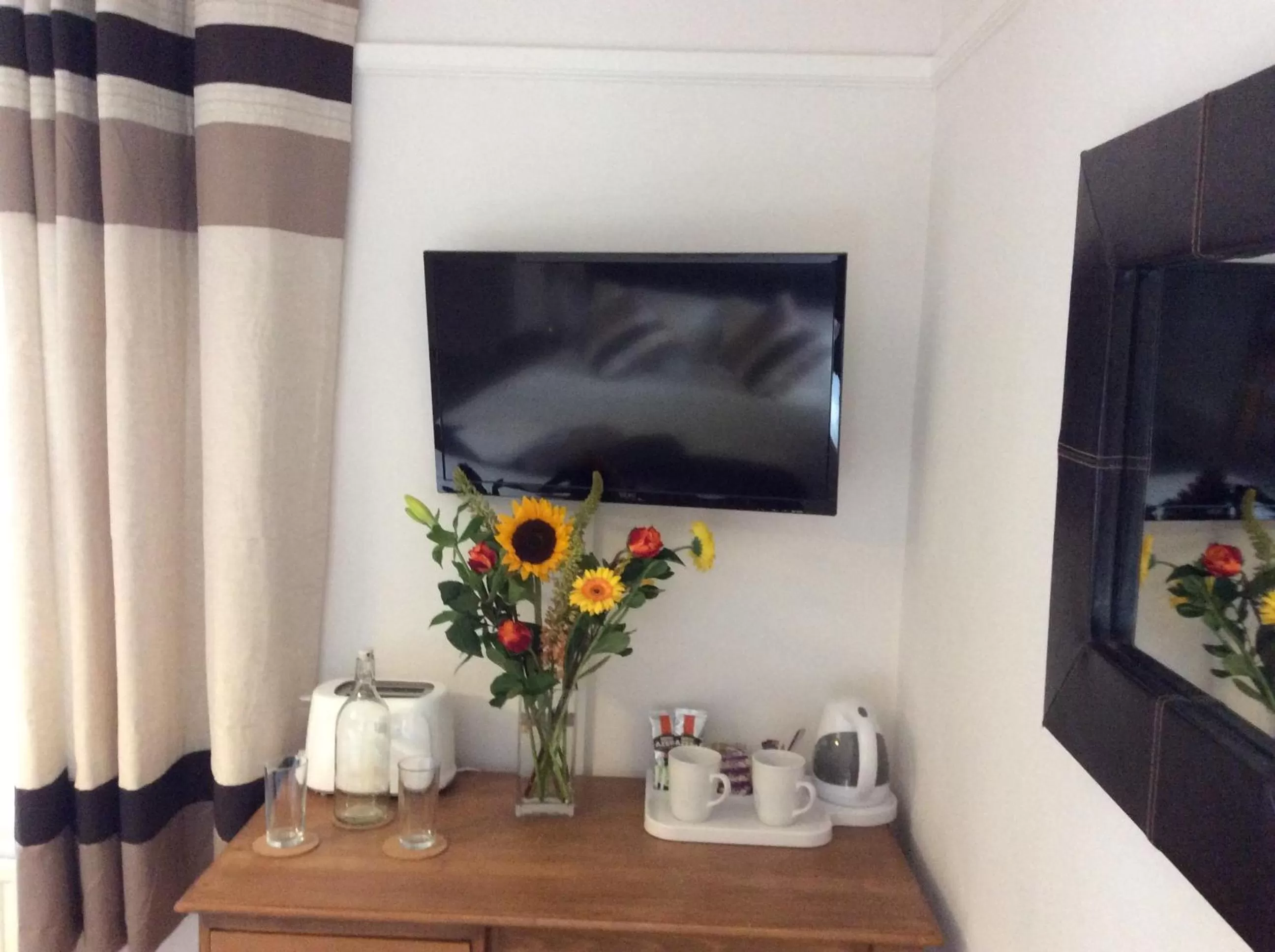 TV and multimedia in Beightons Bed and Breakfast