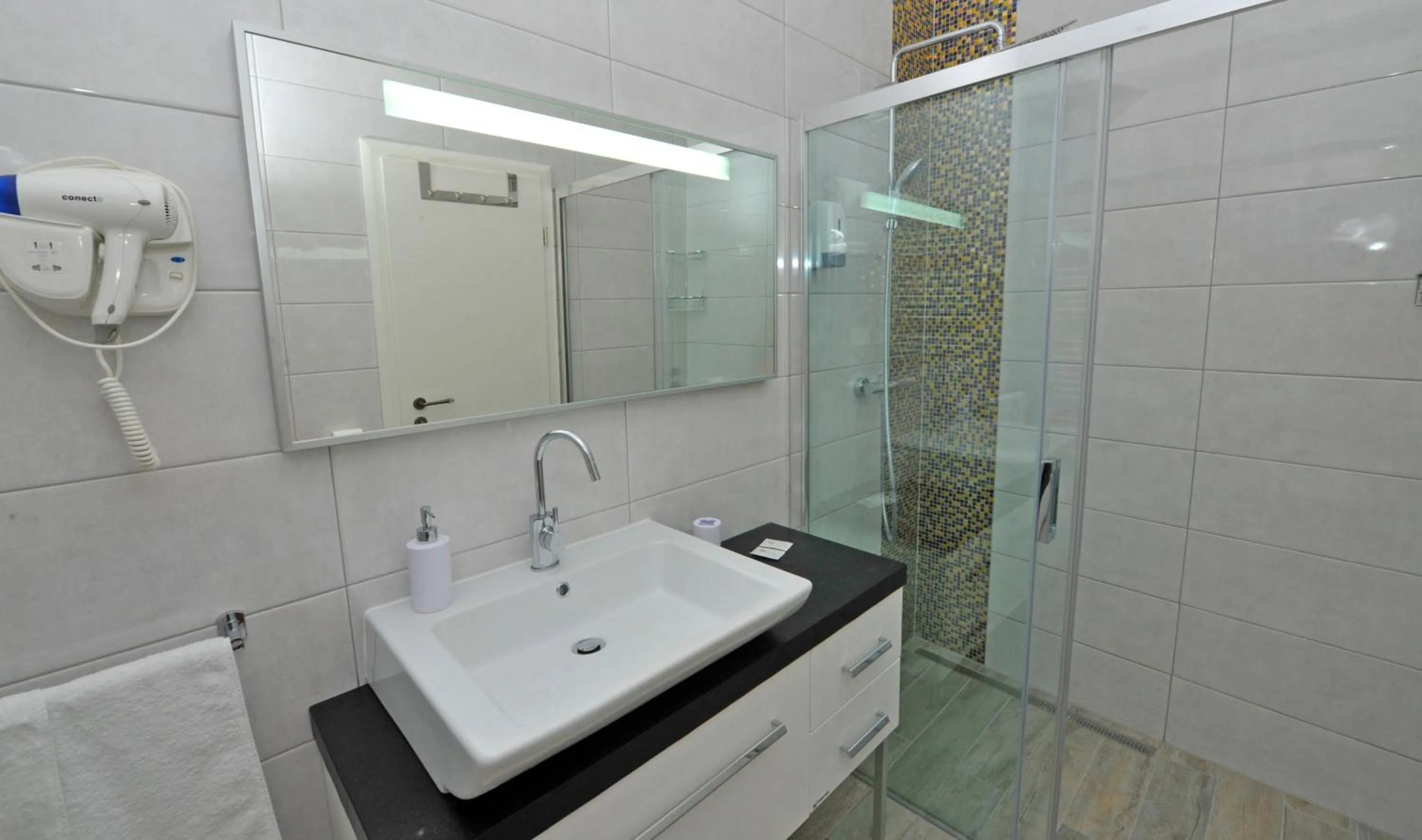 Bathroom in Luxury Rooms Nirvana