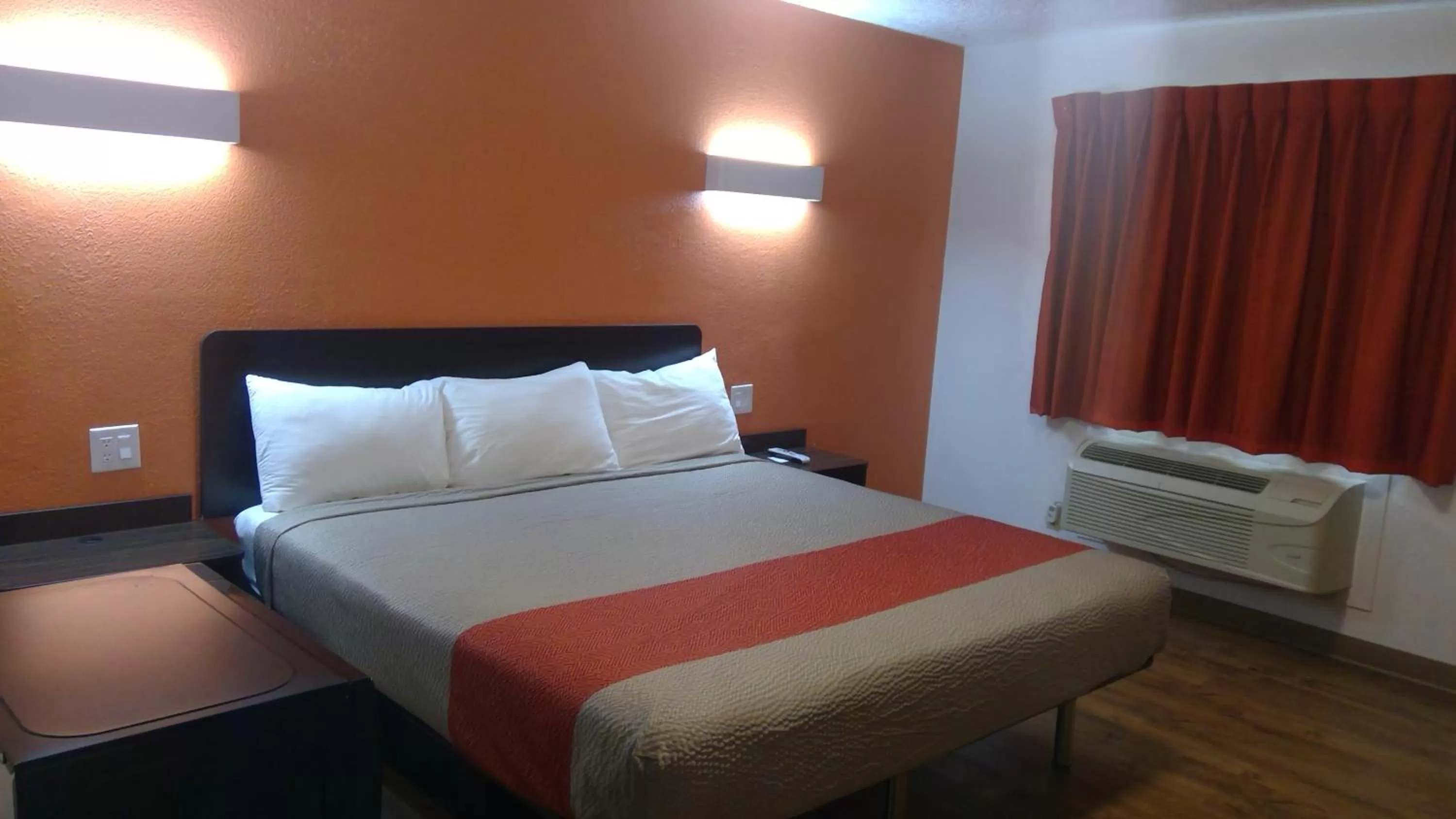 Bed in Motel 6-Clovis, NM