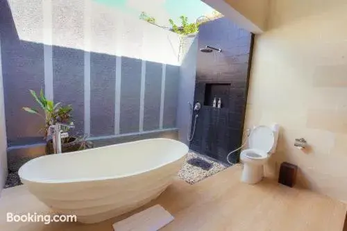 Bath, Bathroom in The Canggu Boutique Villas and Spa