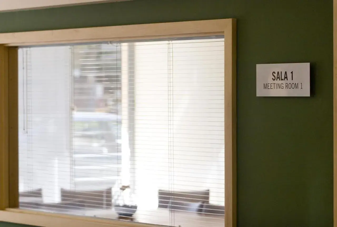 Meeting/conference room in Urbana Class Hotel Meeting/conference room in Urbana Class Hotel