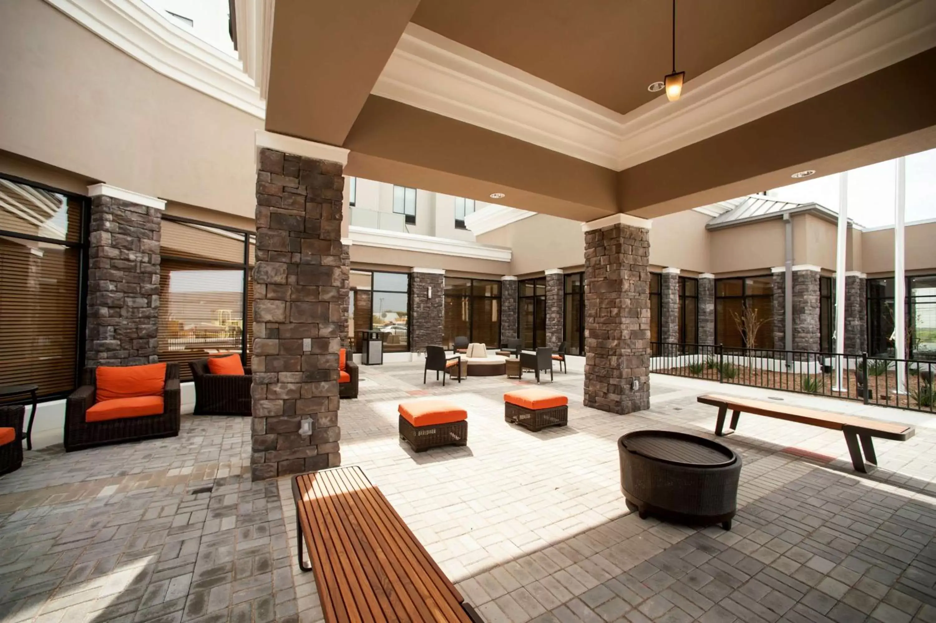 Patio in Hilton Garden Inn San Antonio-Live Oak Conference Center