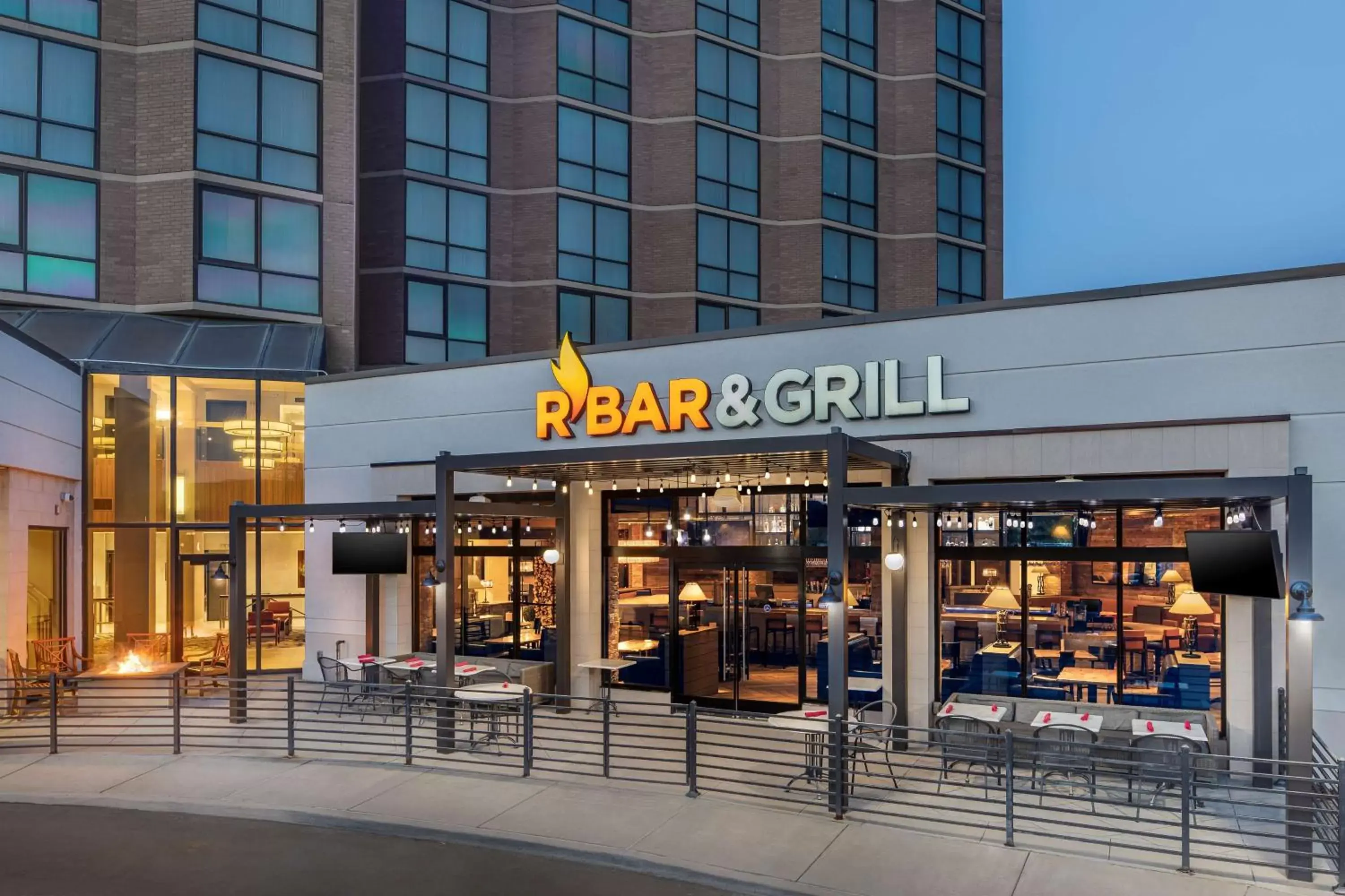 Restaurant/places to eat in Hilton Arlington