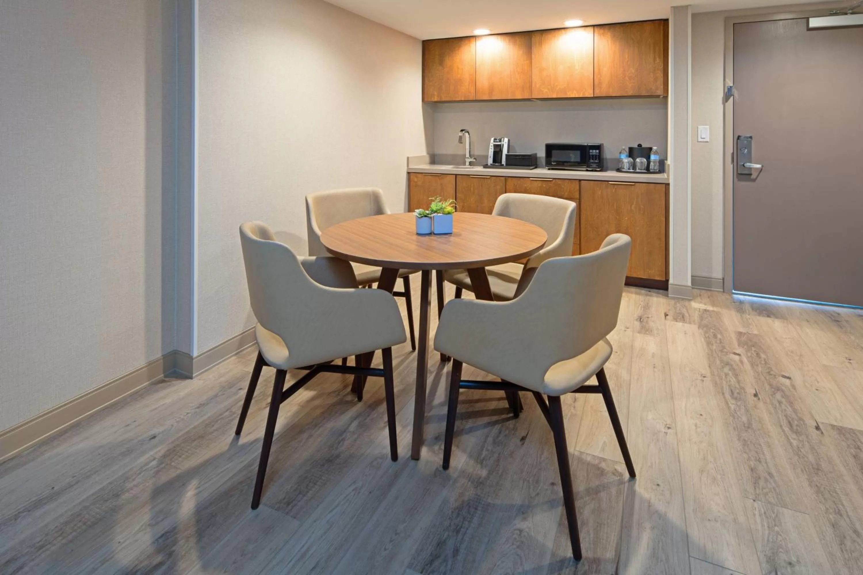 Bedroom in Tucson Marriott University Park