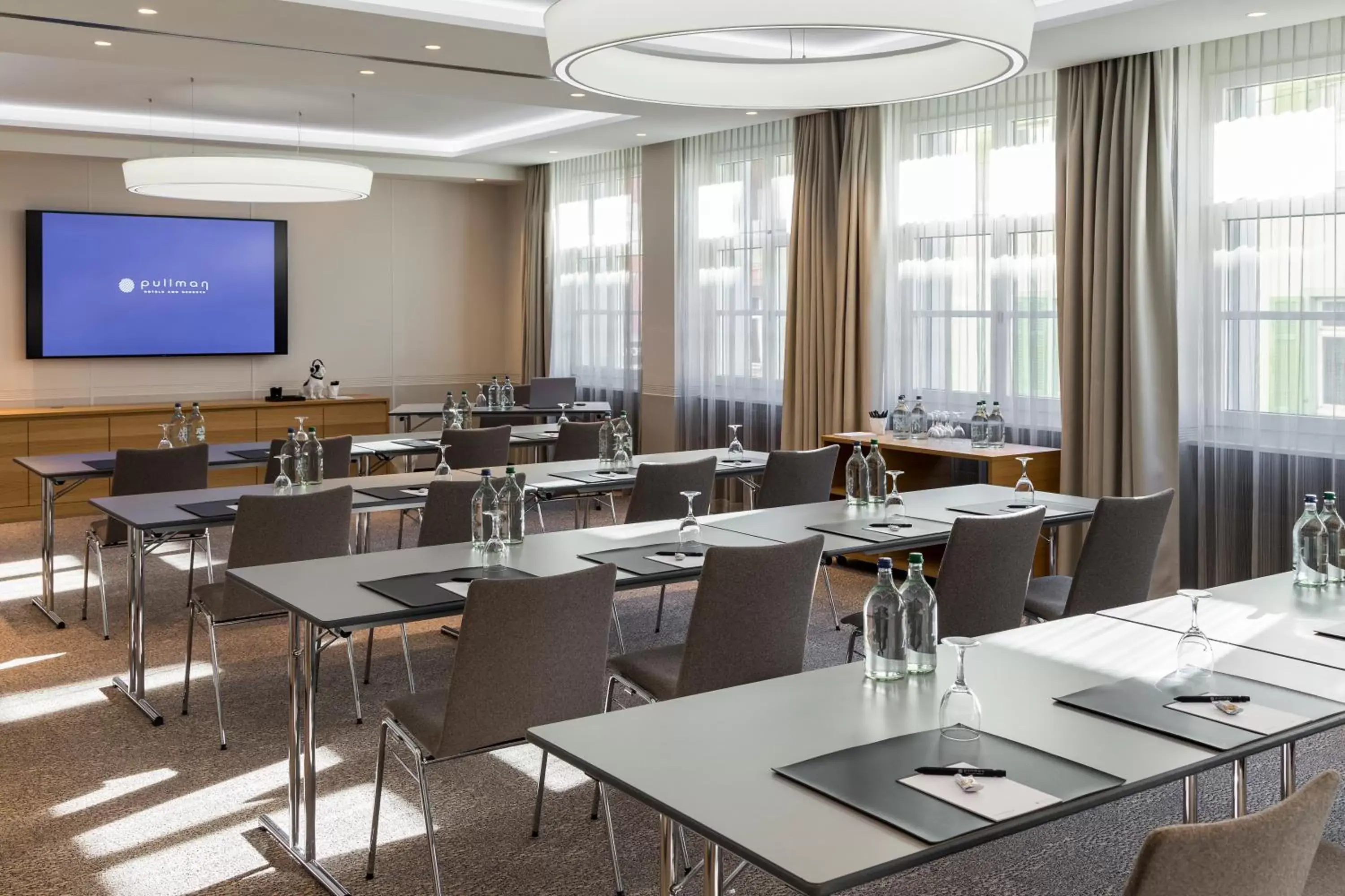 Meeting/conference room in Pullman Basel Europe