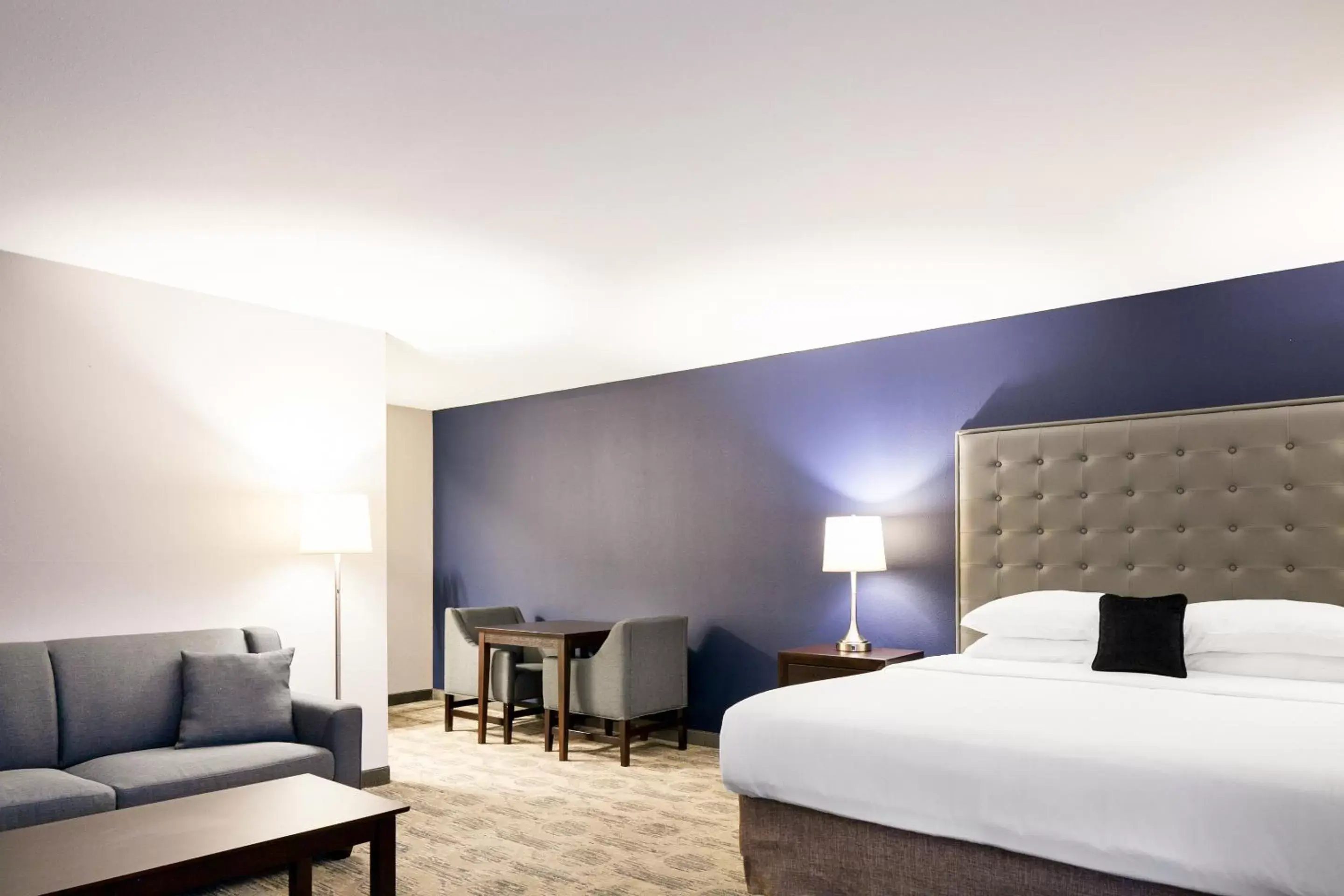 Junior Suite in Red Lion Inn & Suites Auburn/Seattle Junior Suite in Red Lion Inn & Suites Auburn/Seattle