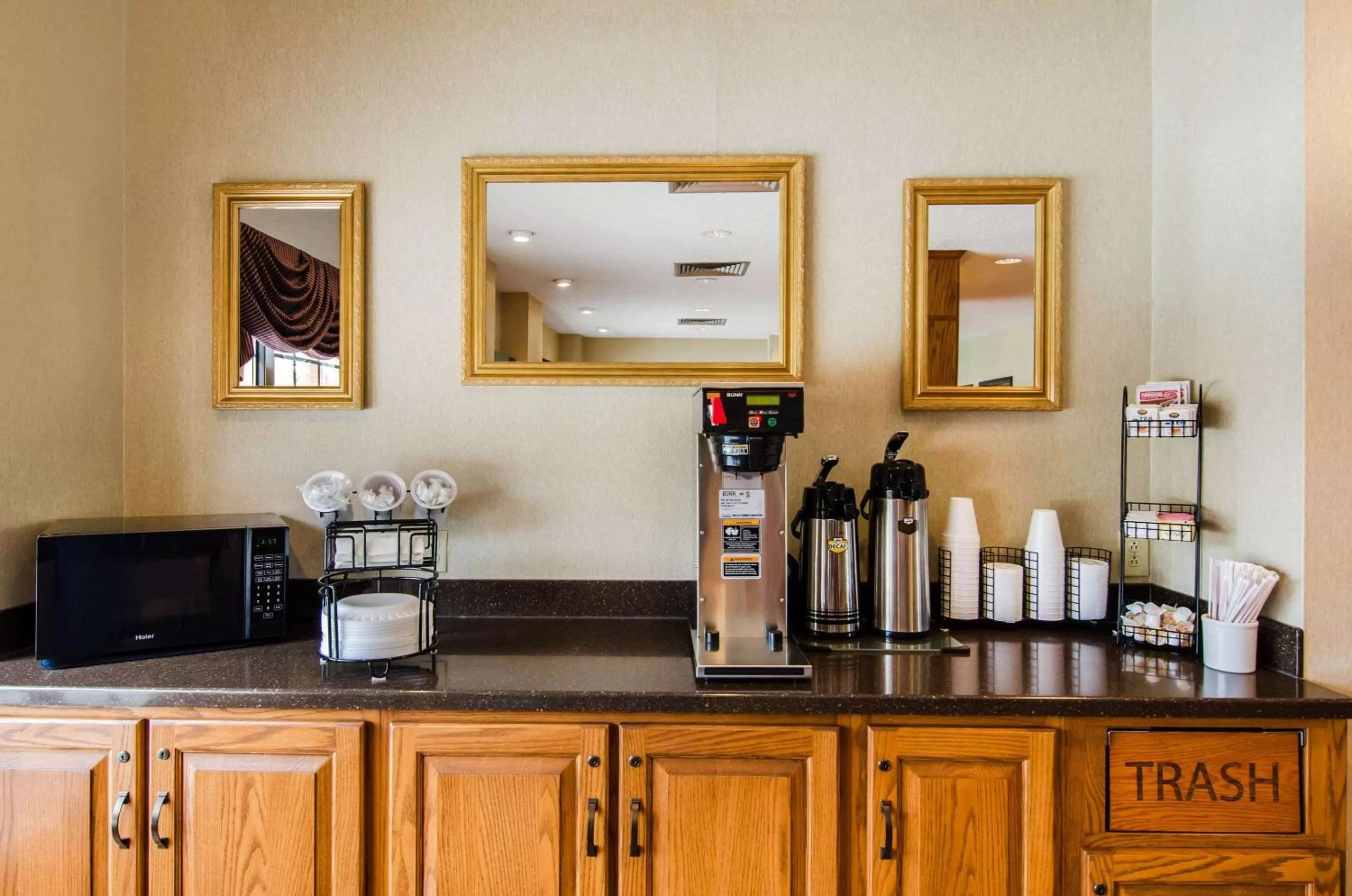 Lobby or reception in Quality Inn Summersville - New River Area