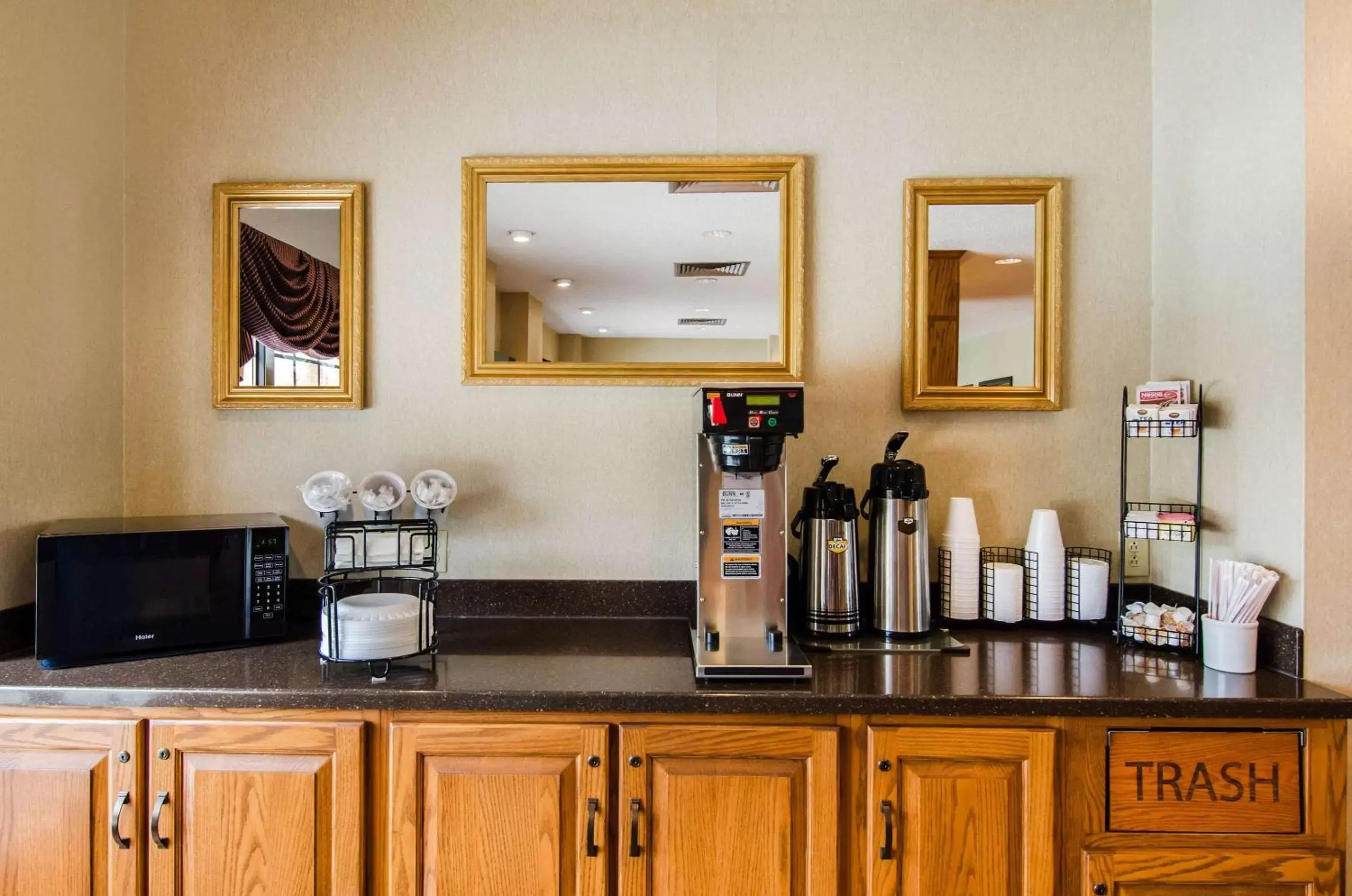 Lobby or reception in Quality Inn Summersville - New River Area Lobby or reception in Quality Inn Summersville - New River Area