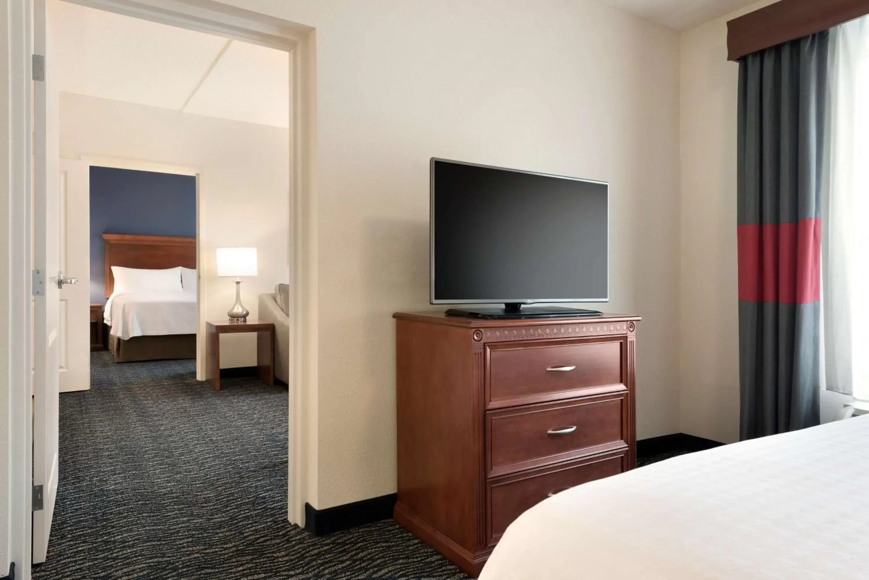Bed, TV/Entertainment Center in Homewood Suites by Hilton Madison West