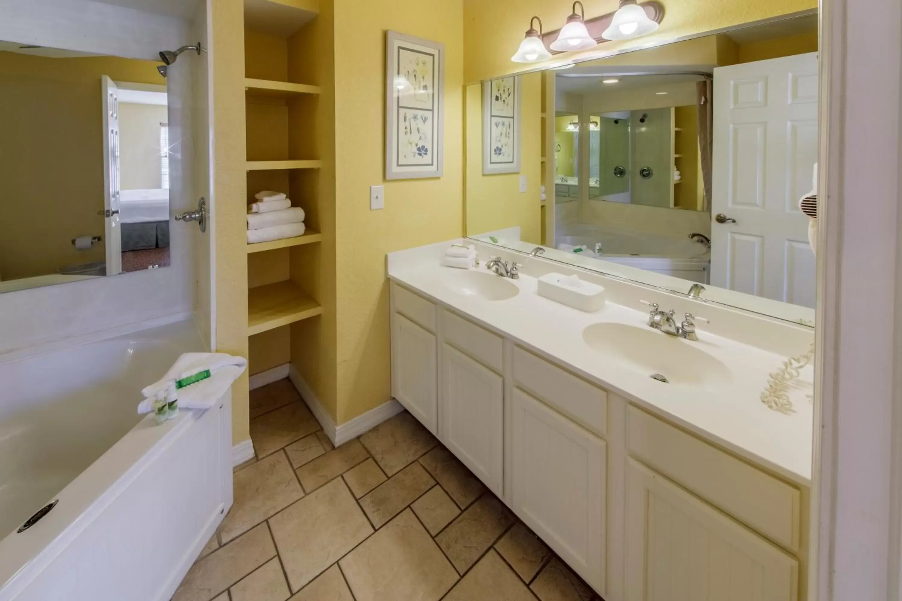 Photo of the whole room, Bathroom in Holiday Inn Club Vacations Piney Shores Resort at Lake Conroe