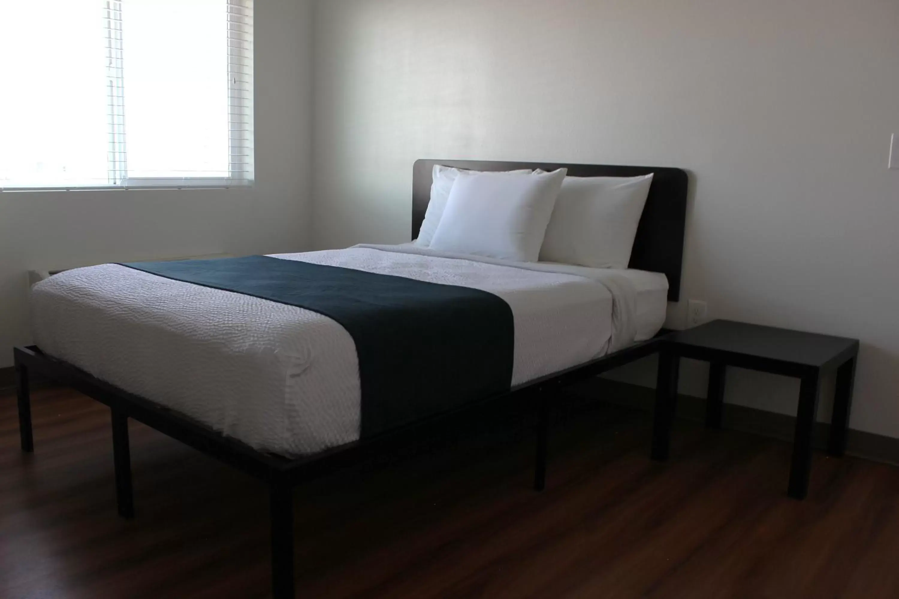 Bedroom, Bed in Motel 6 Rexburg, ID