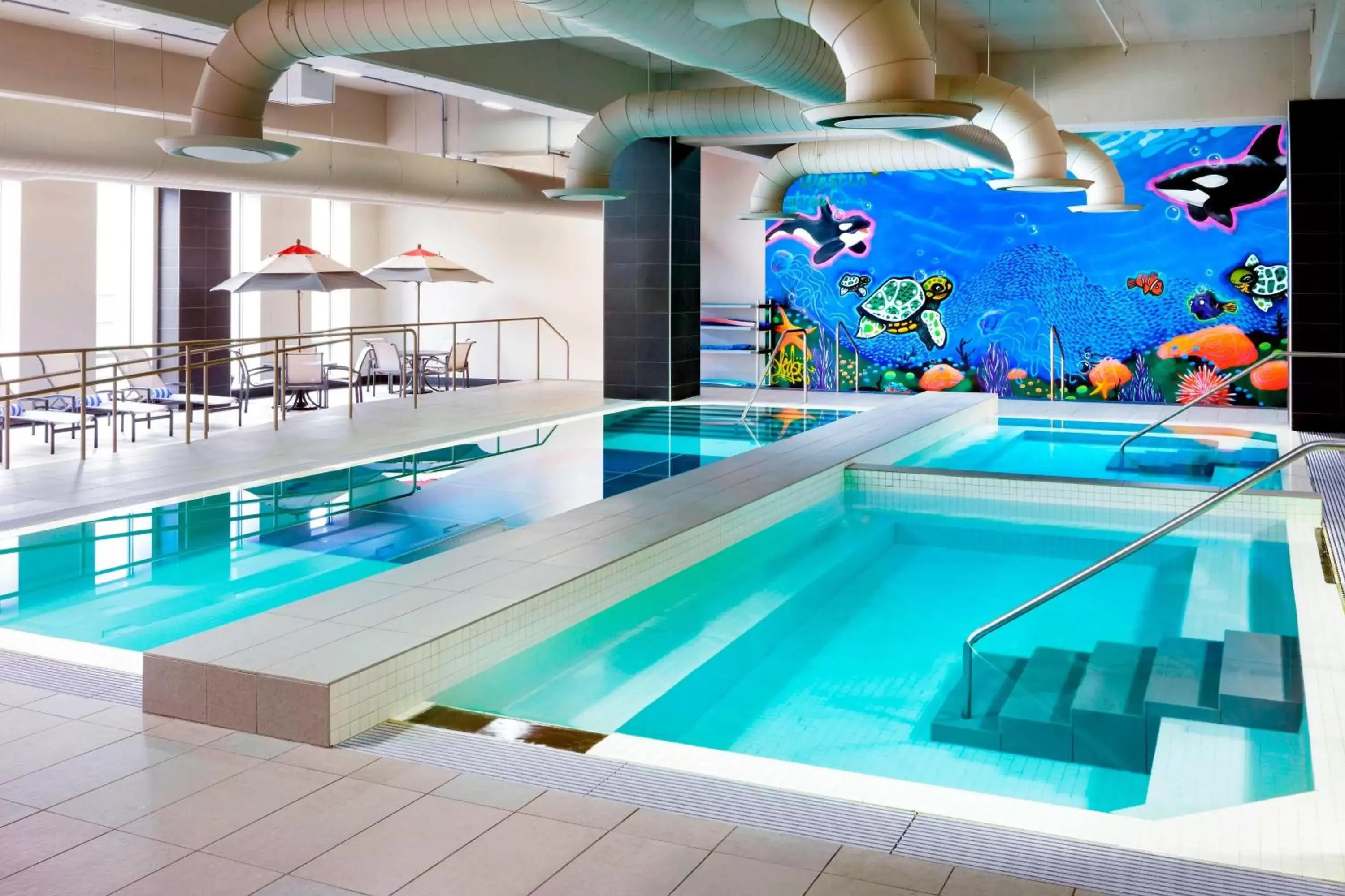 Swimming Pool in Le Westin Montreal