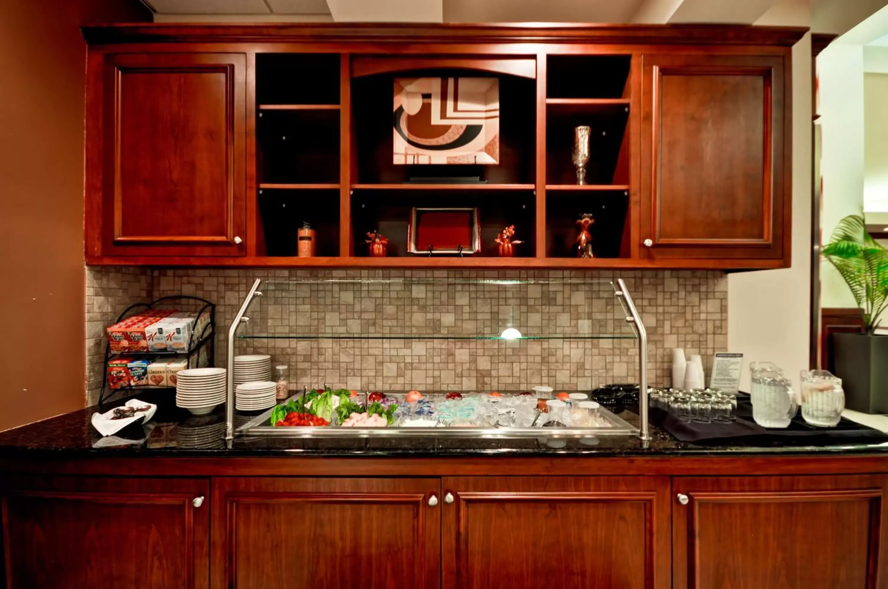 Dining area, Kitchen/Kitchenette in Hilton Garden Inn Tampa Northwest/Oldsmar