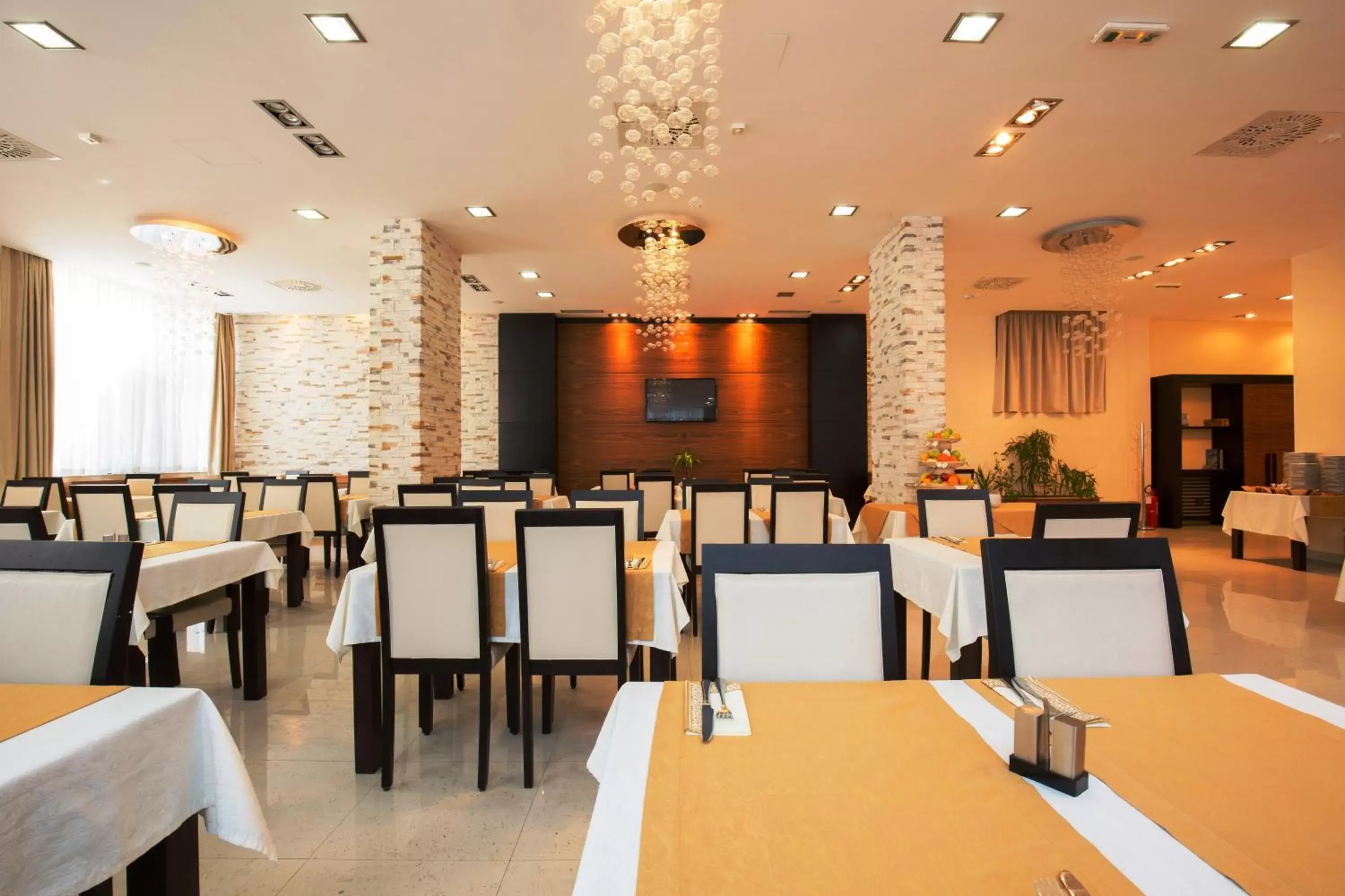 Restaurant/Places to Eat in Garni Hotel Nevski