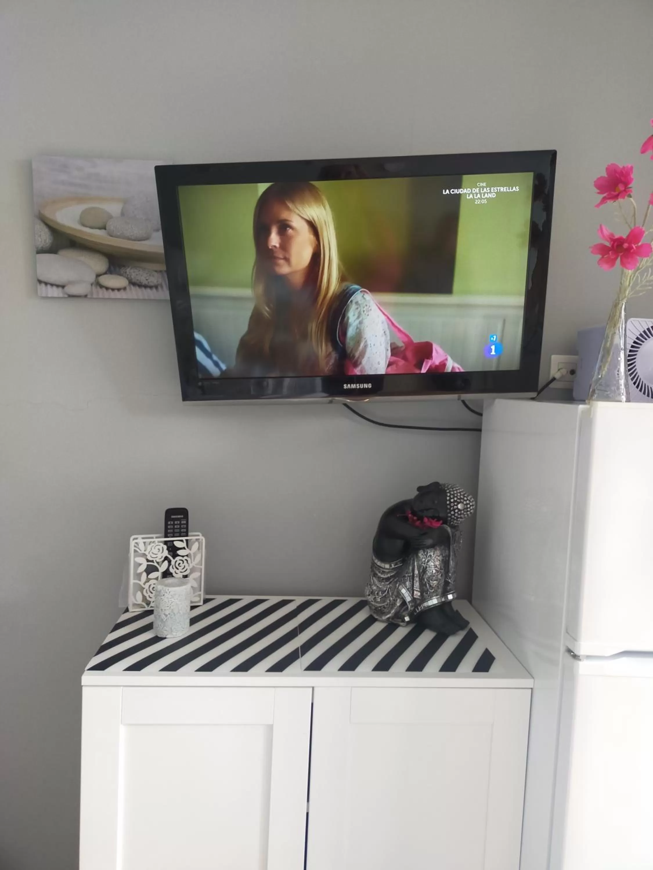 TV/Entertainment Center in Benalmadena ,apartamento-Estudio primera Línea de Playa