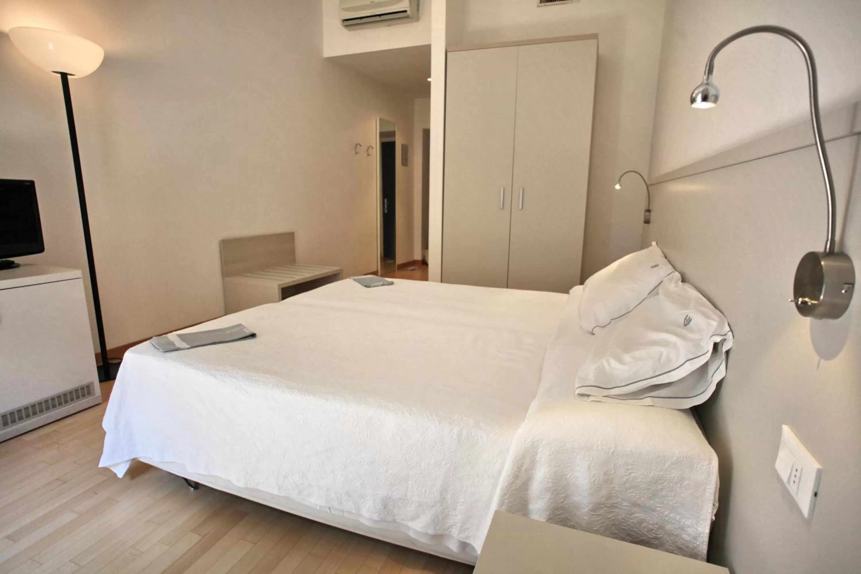 Photo of the whole room, Bed in Albergo Accademia