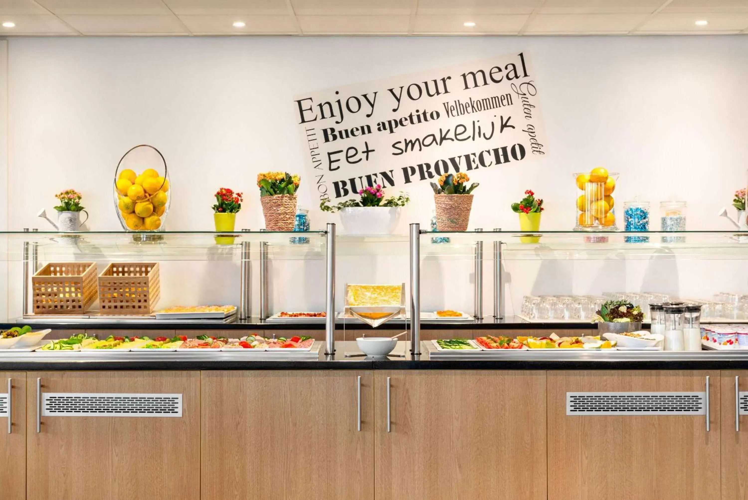 Restaurant/places to eat in Amedia Amsterdam Airport Schiphol, Trademark Collection by Wyndham Restaurant/places to eat in Amedia Amsterdam Airport Schiphol, Trademark Collection by Wyndham