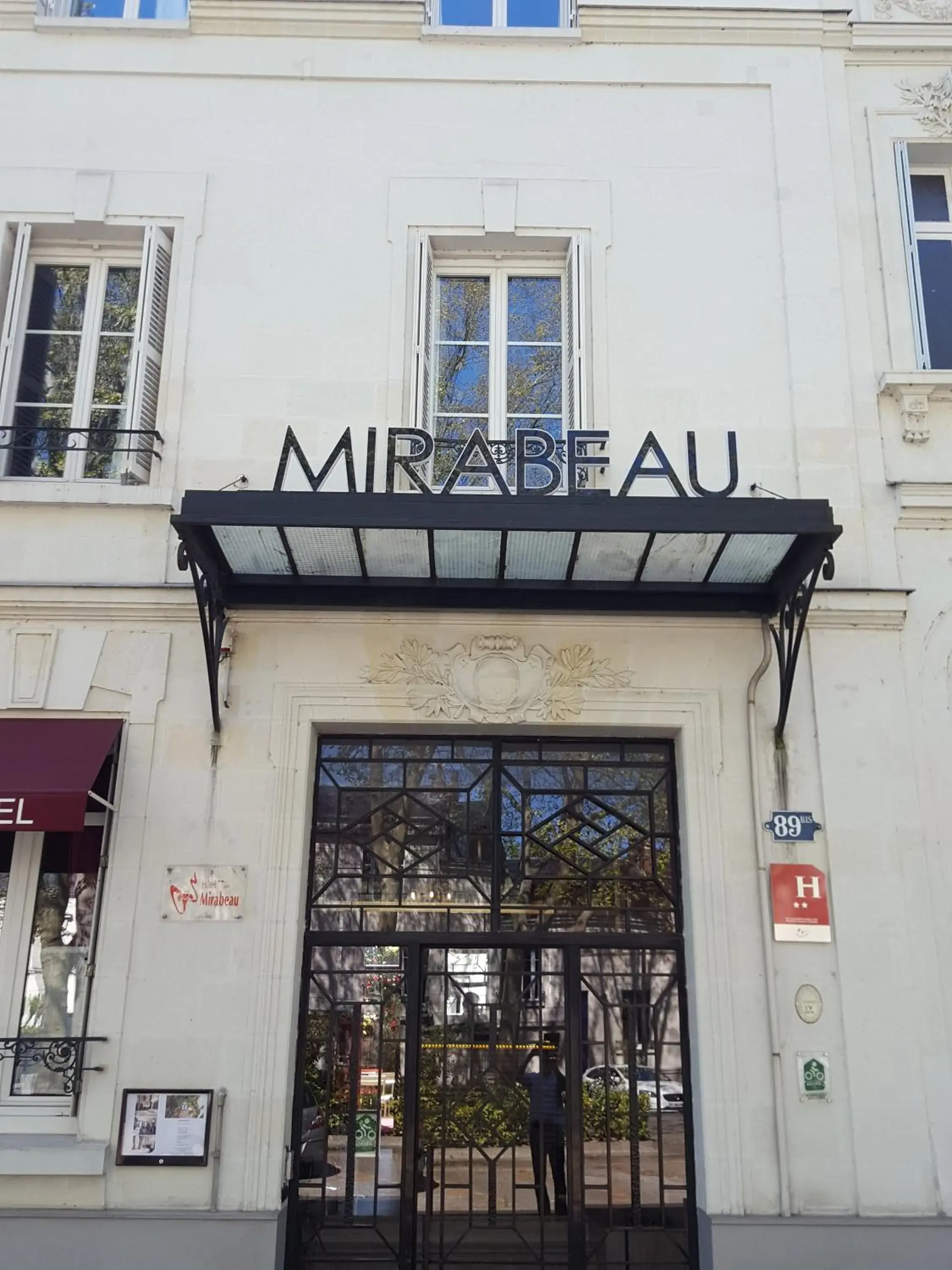 Facade/entrance, Property Building in Hotel Mirabeau