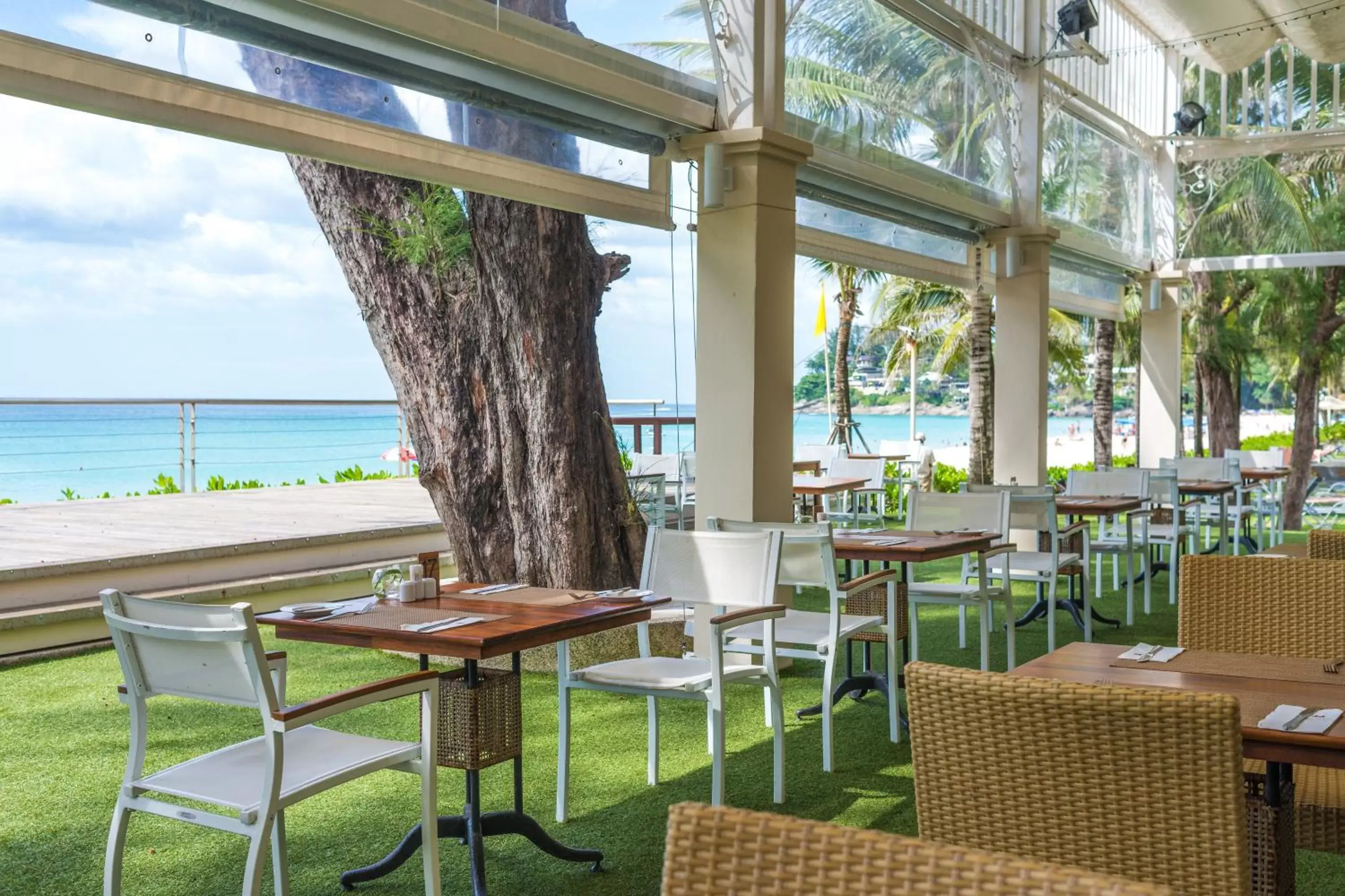 Restaurant/Places to Eat in Katathani Phuket Beach Resort - SHA Extra Plus