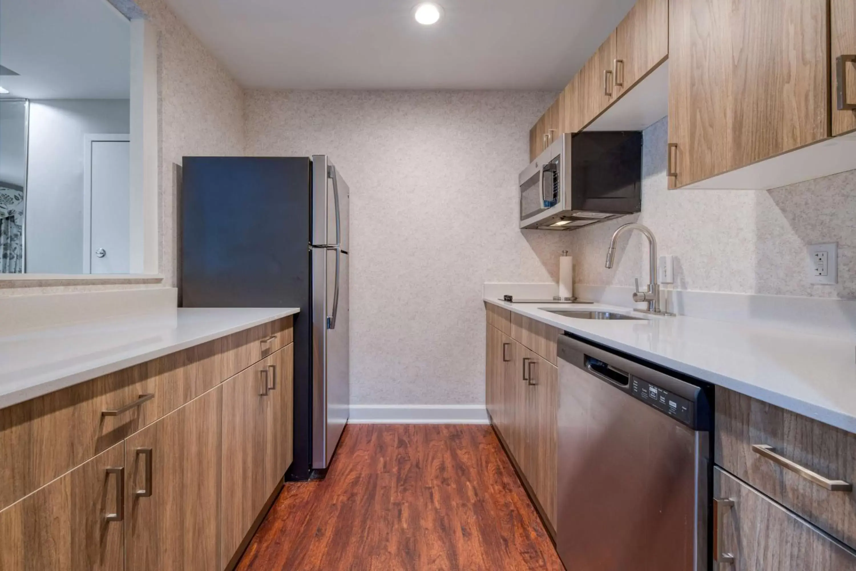 Kitchen or kitchenette, Kitchen/Kitchenette in Hampton Inn & Suites Wilmington/Wrightsville Beach