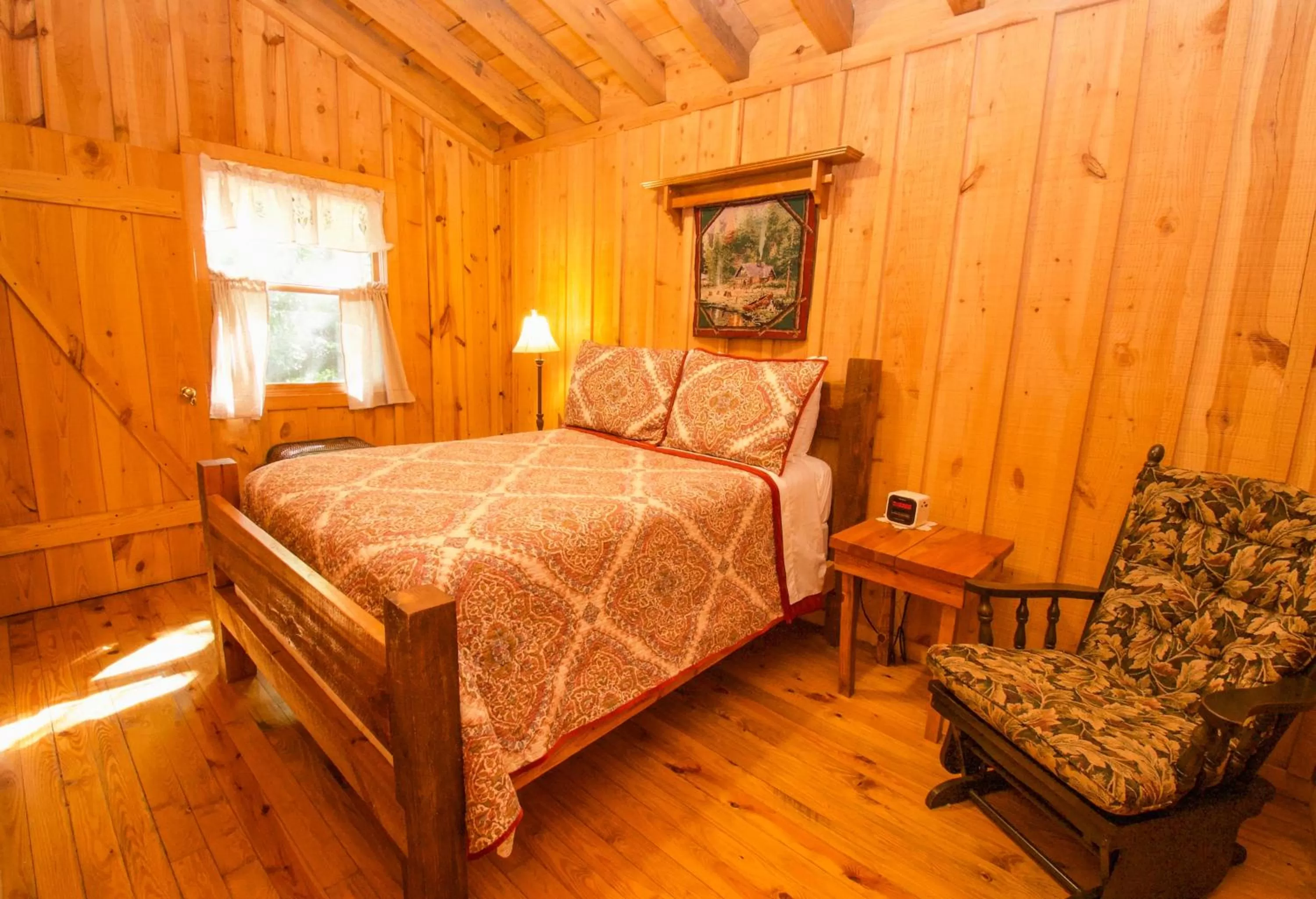 Bed in Paradise Hills, Winery Resort & Spa