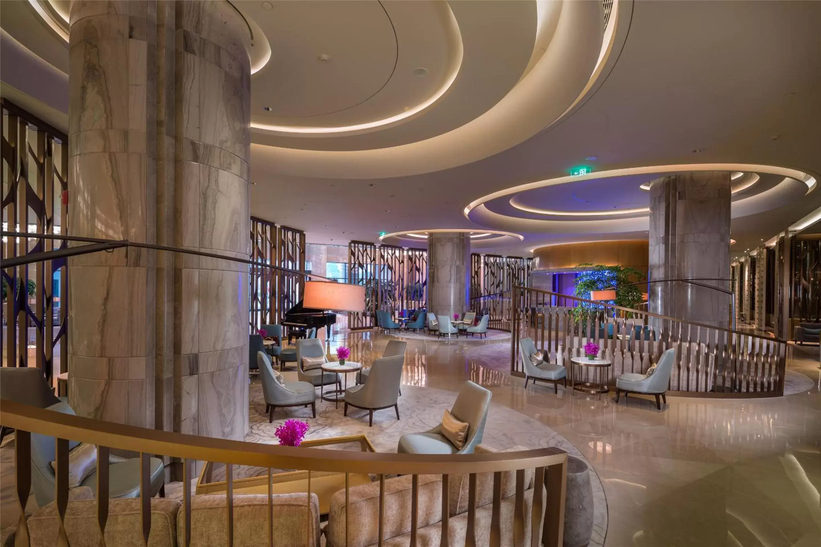 Lounge or bar in Hilton Urumqi