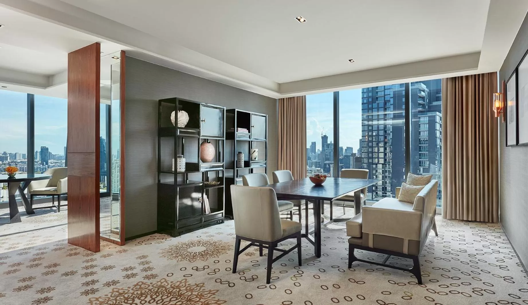 Living room in Hyatt Regency Bangkok Sukhumvit