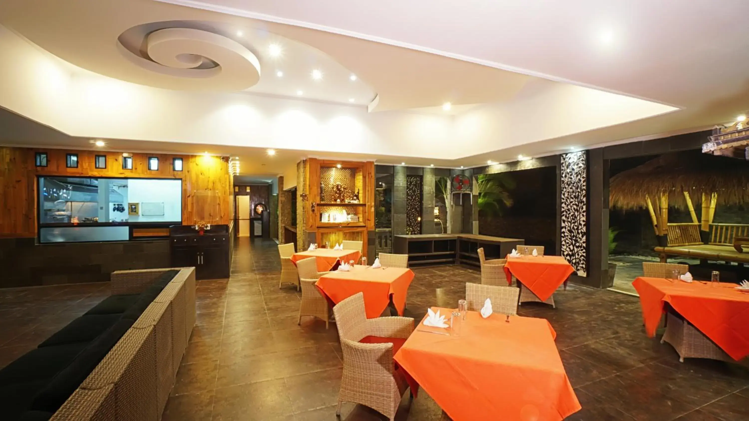 Restaurant/places to eat in Vamana Resort