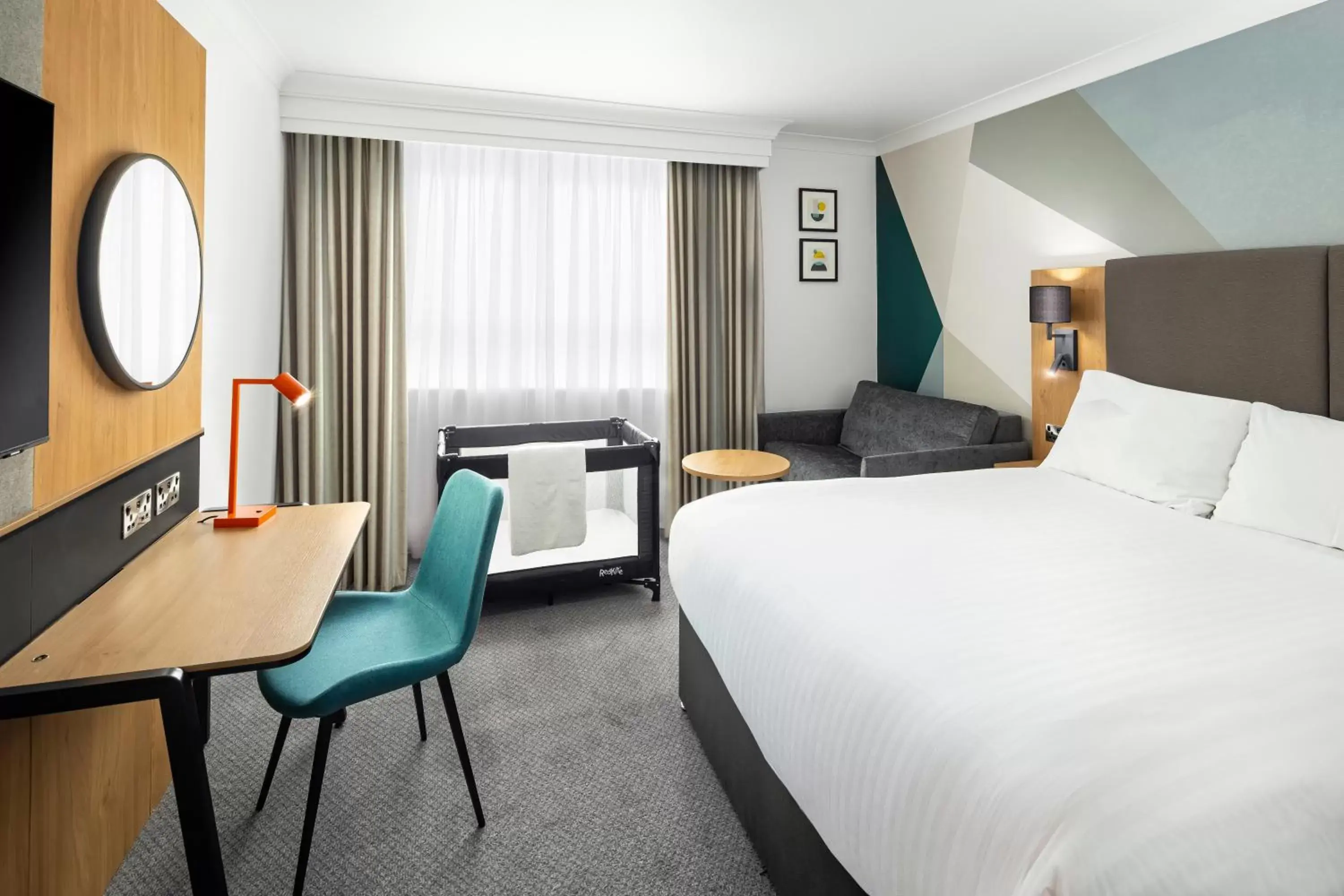 Bedroom in Holiday Inn London-Bexley, an IHG Hotel