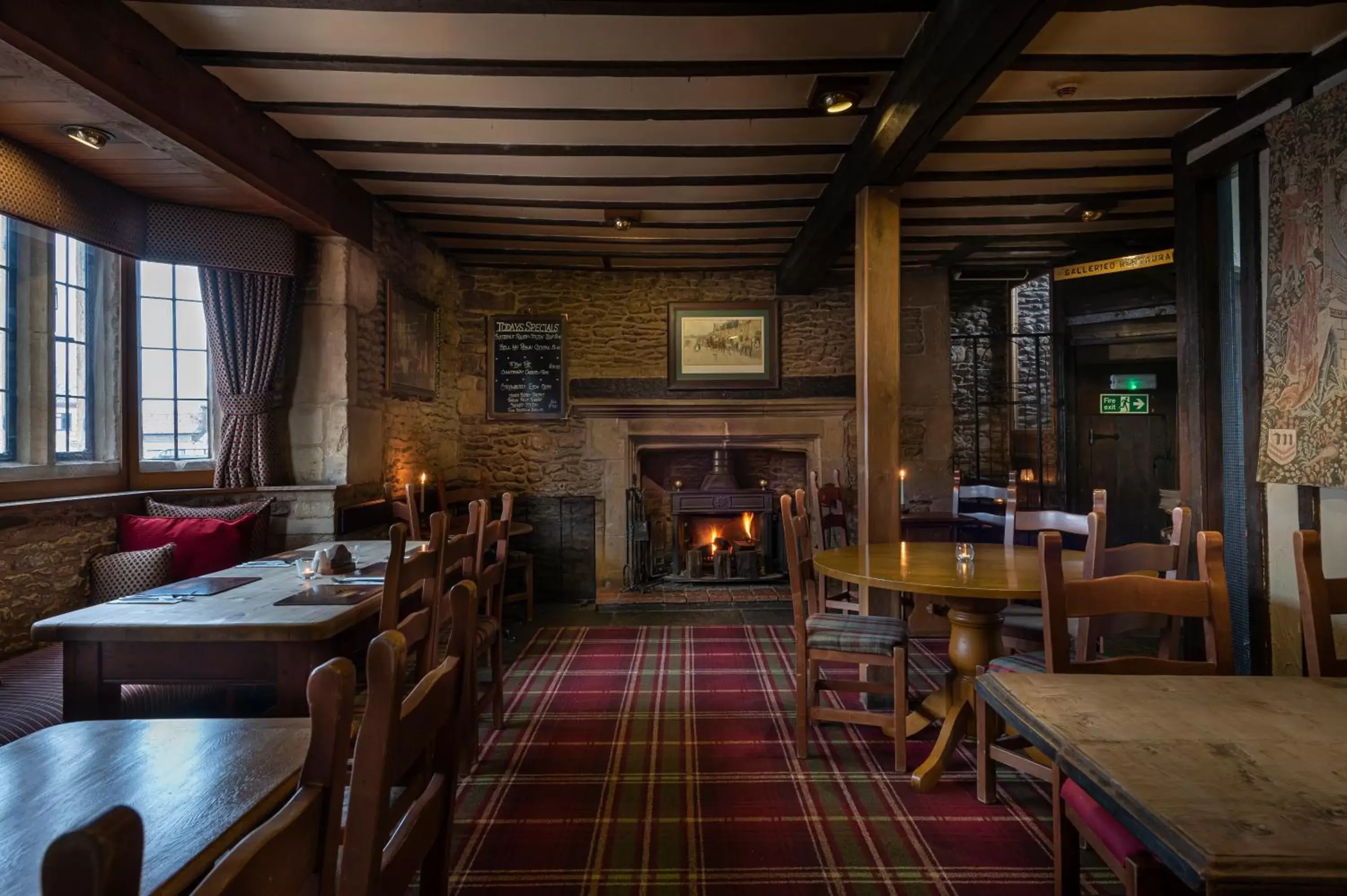 Lounge or bar, Restaurant/Places to Eat in The Bell Inn, Stilton, Cambridgeshire